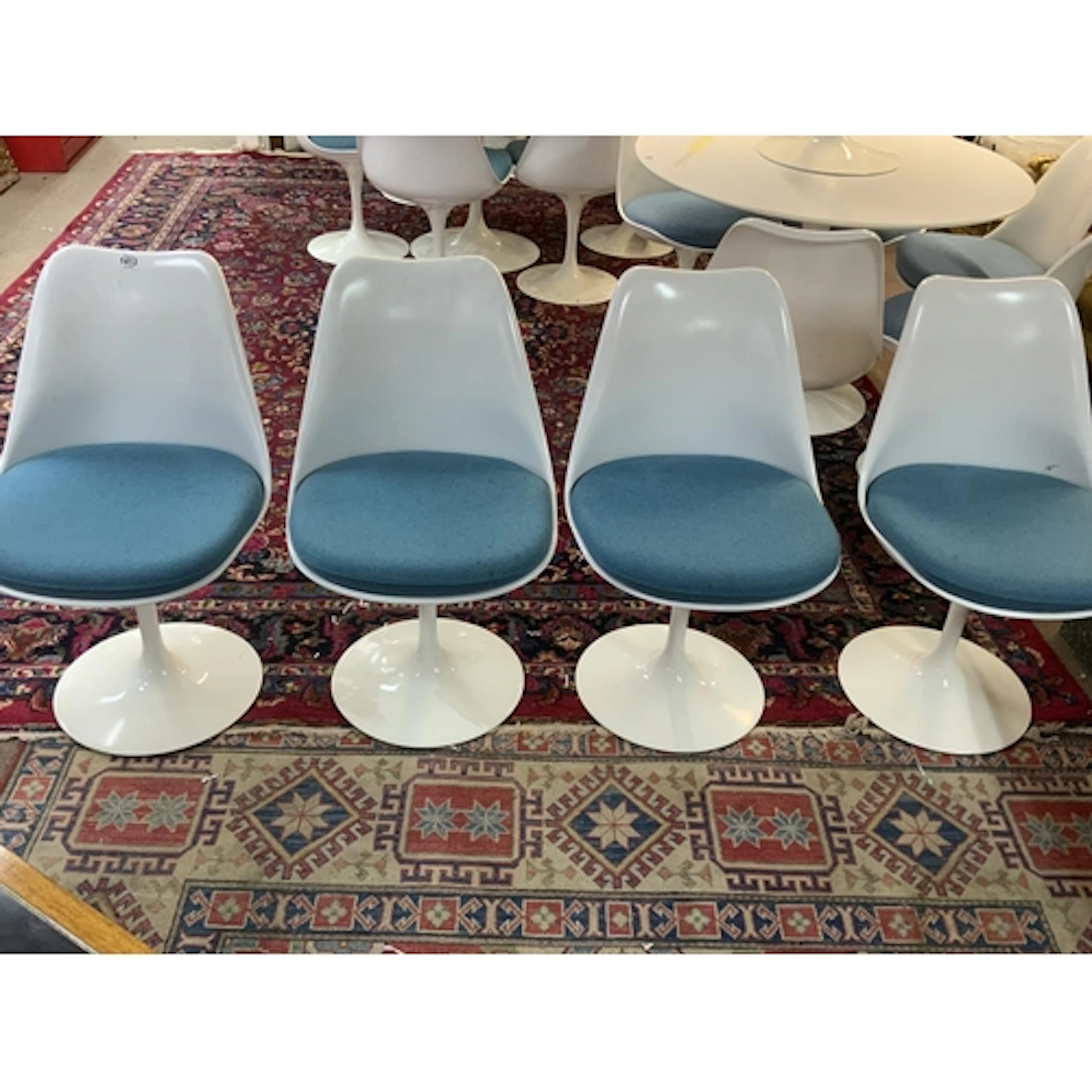 6 Tulip chairs designed by Eero Saarinen 1956 (Finnish-Ameri...
