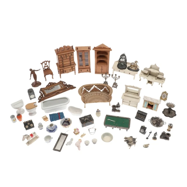 DOLLS HOUSE FURNITURE & ACCESSORIES. Including a qty of arti...