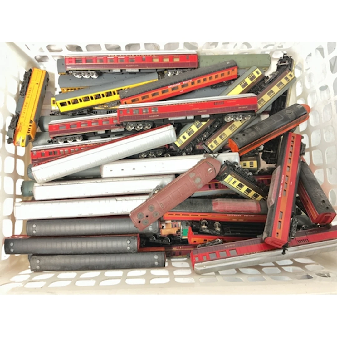A Large Collection Of N Gauge Coaches, Various Makes. No Res...