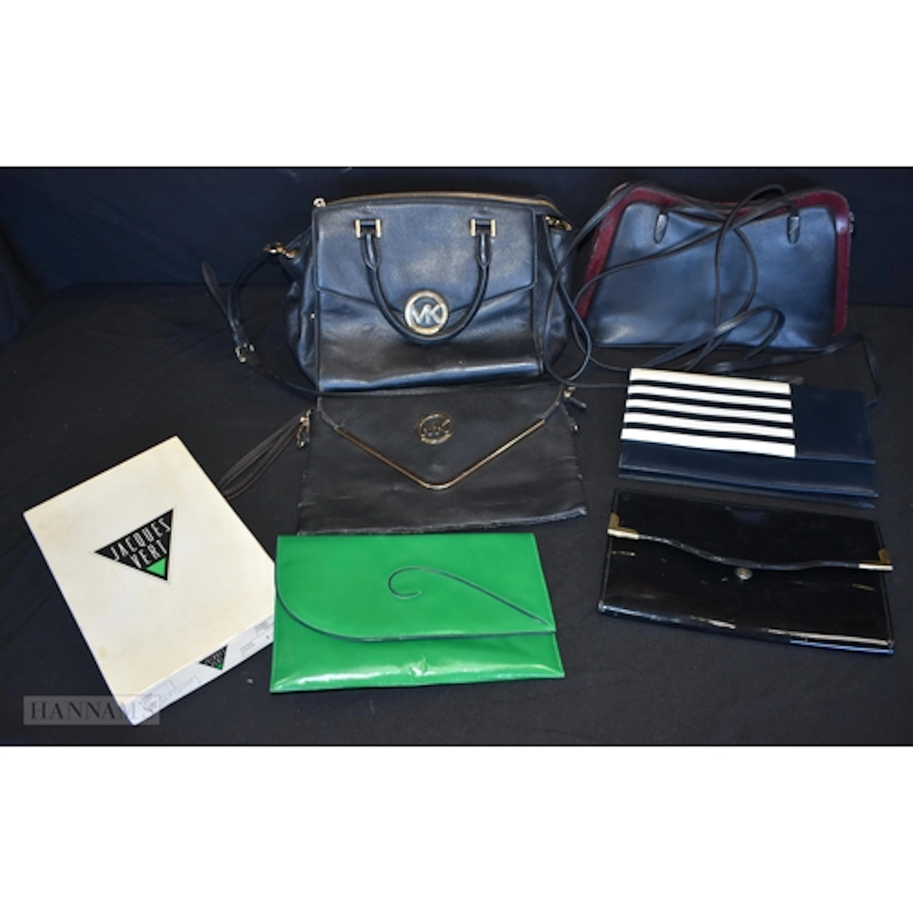 A collection of vintage handbags (6)