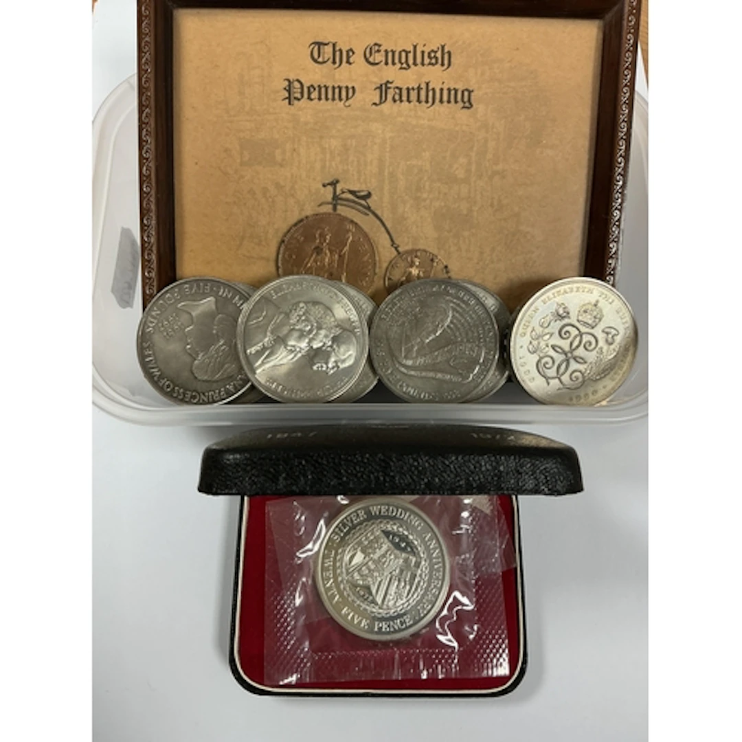 1972 Royal Mint Silver Proof Isle Of Man Crown, together wit...