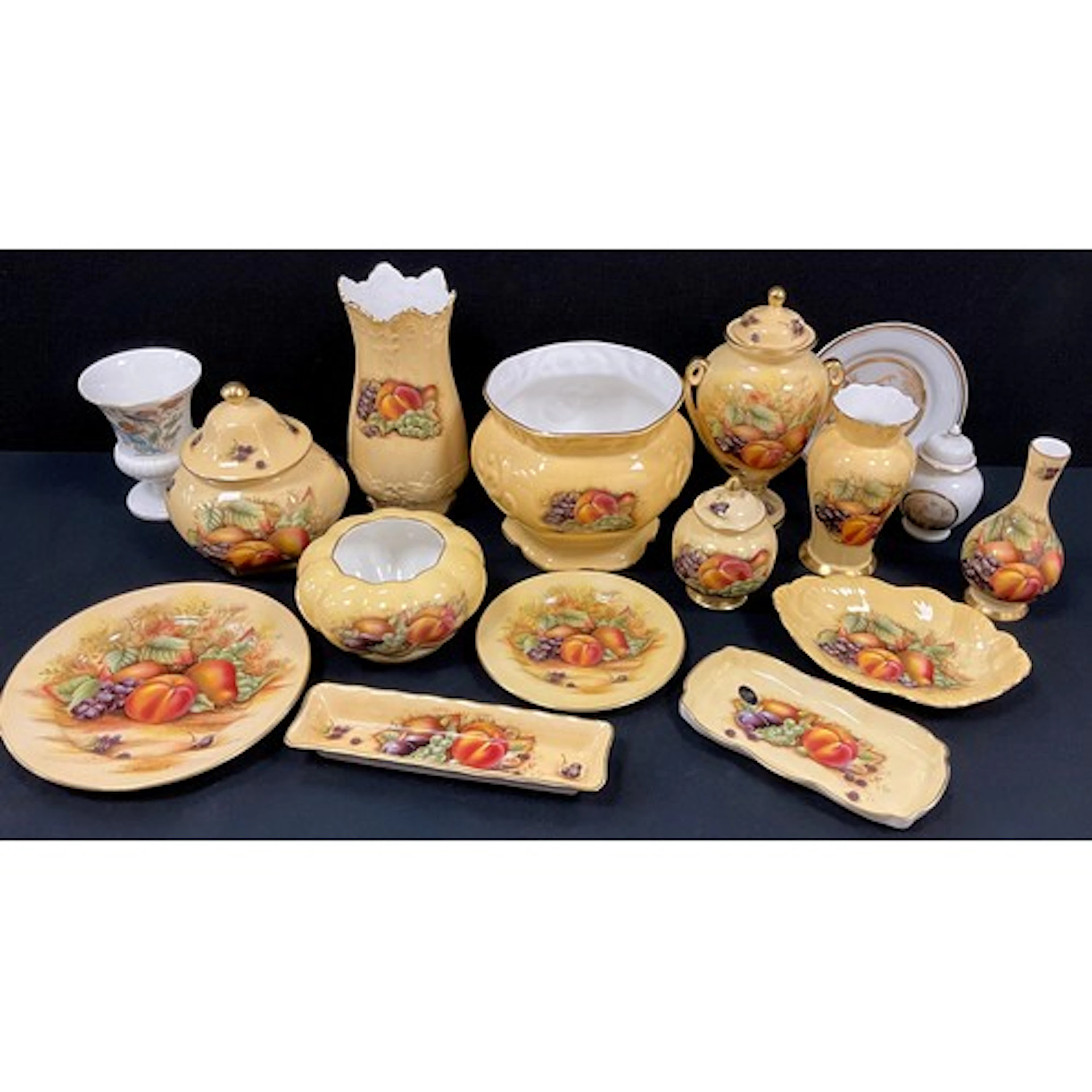 Aynsley Orchard Gold pattern ceramics, of peach pear and gra...