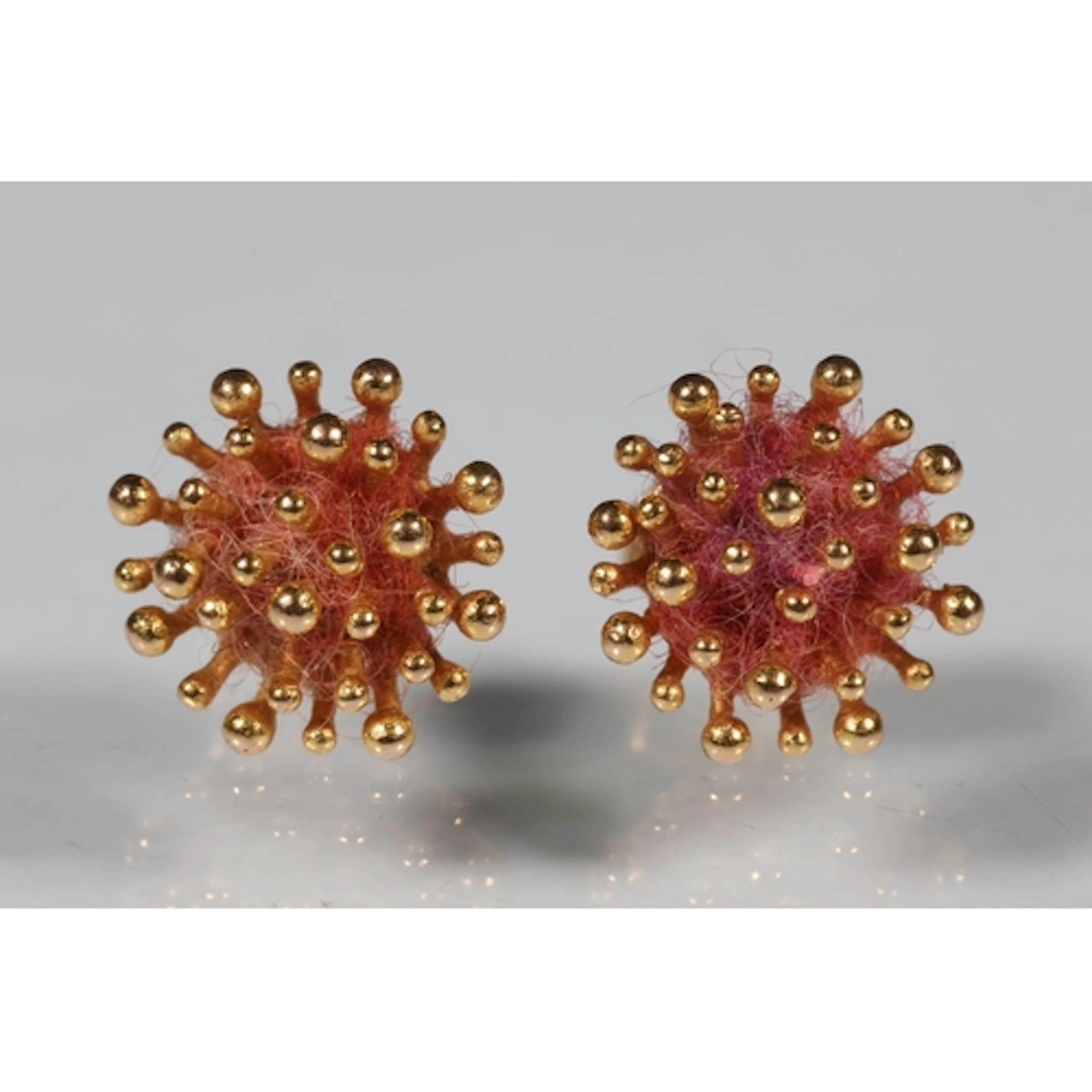 Pair of 9ct gold modernist earrings, 2.2g without butterflie...