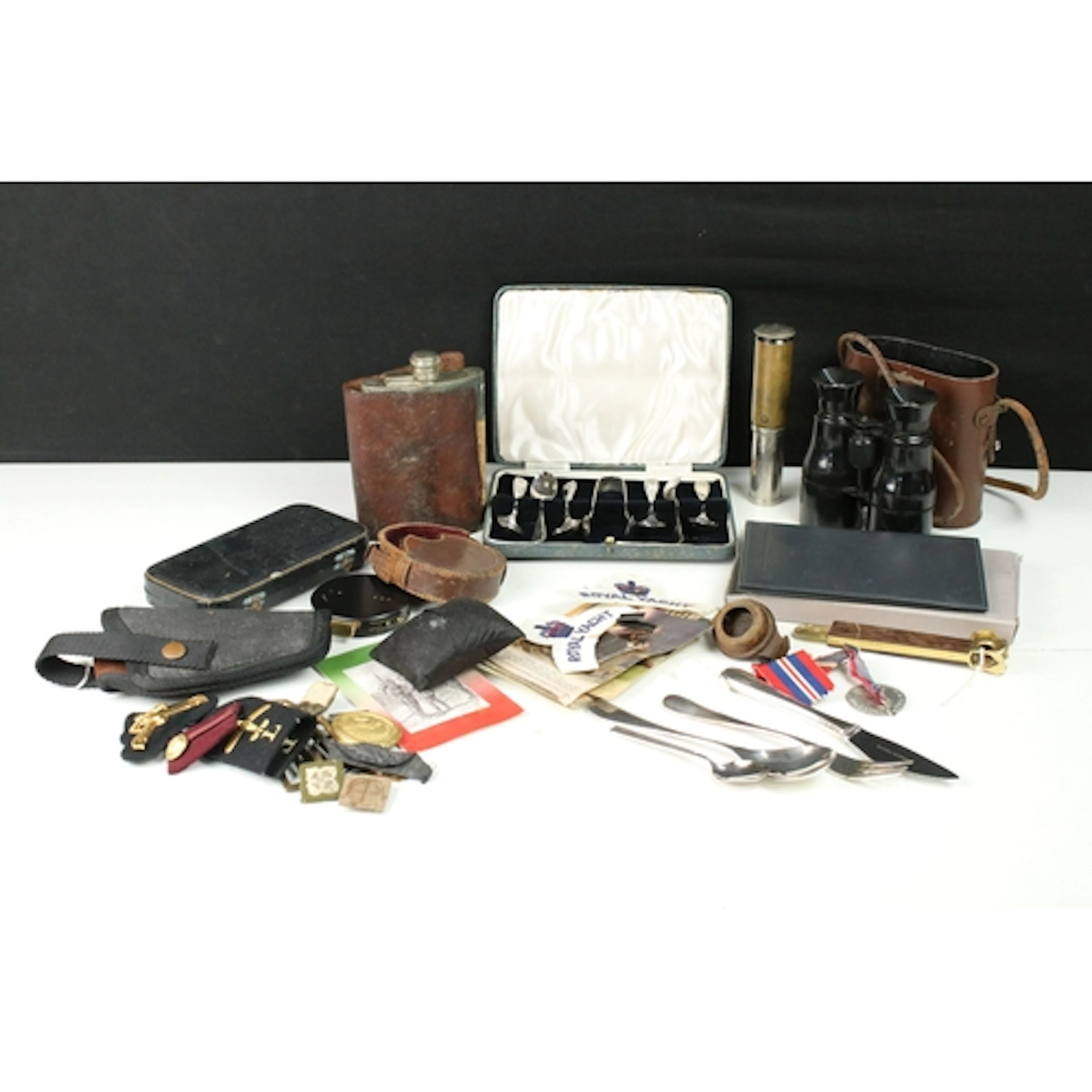 Collection of mixed collectables to include British Airways ...