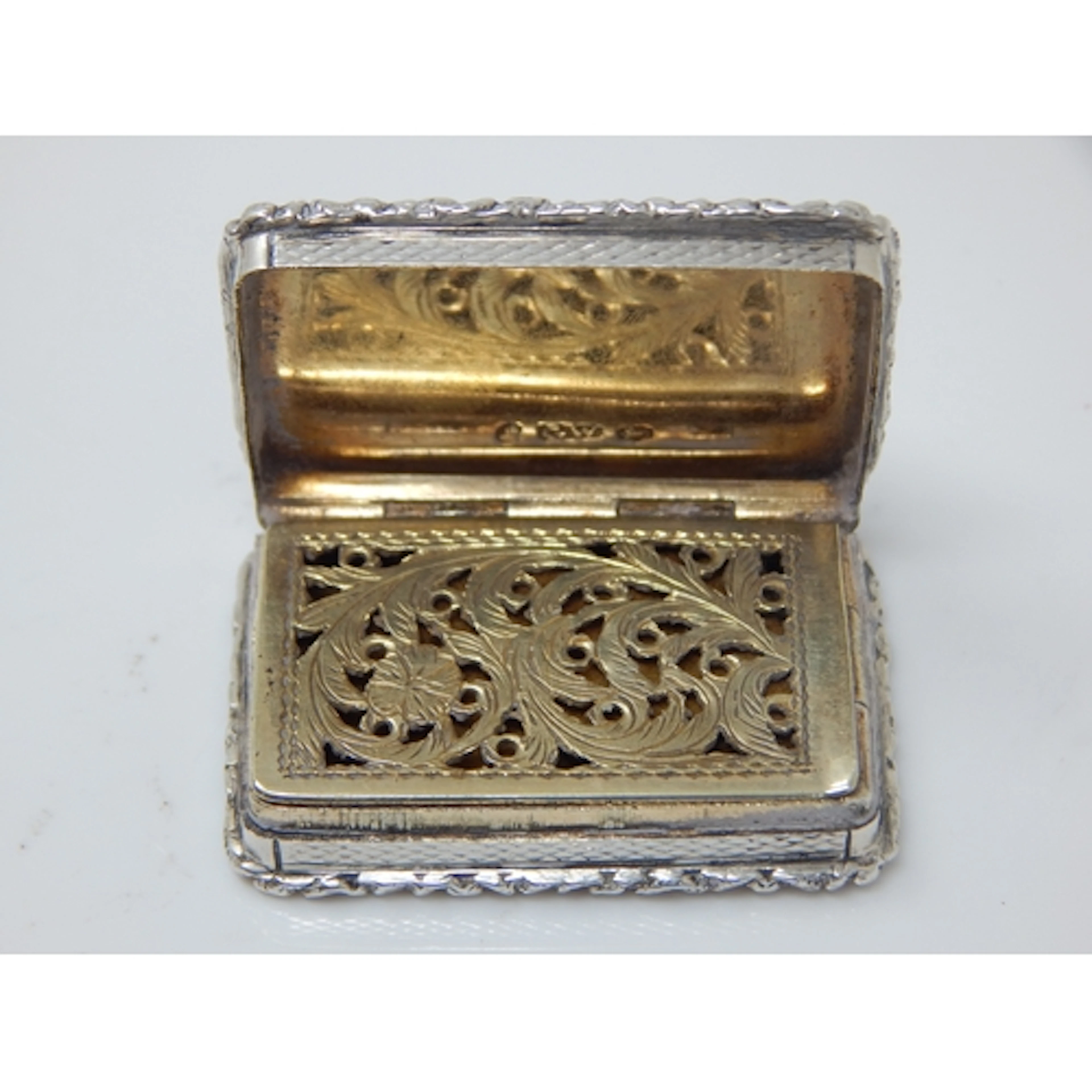 George IV Silver Vinaigrette with Pierced Gilded Grille: Hal...