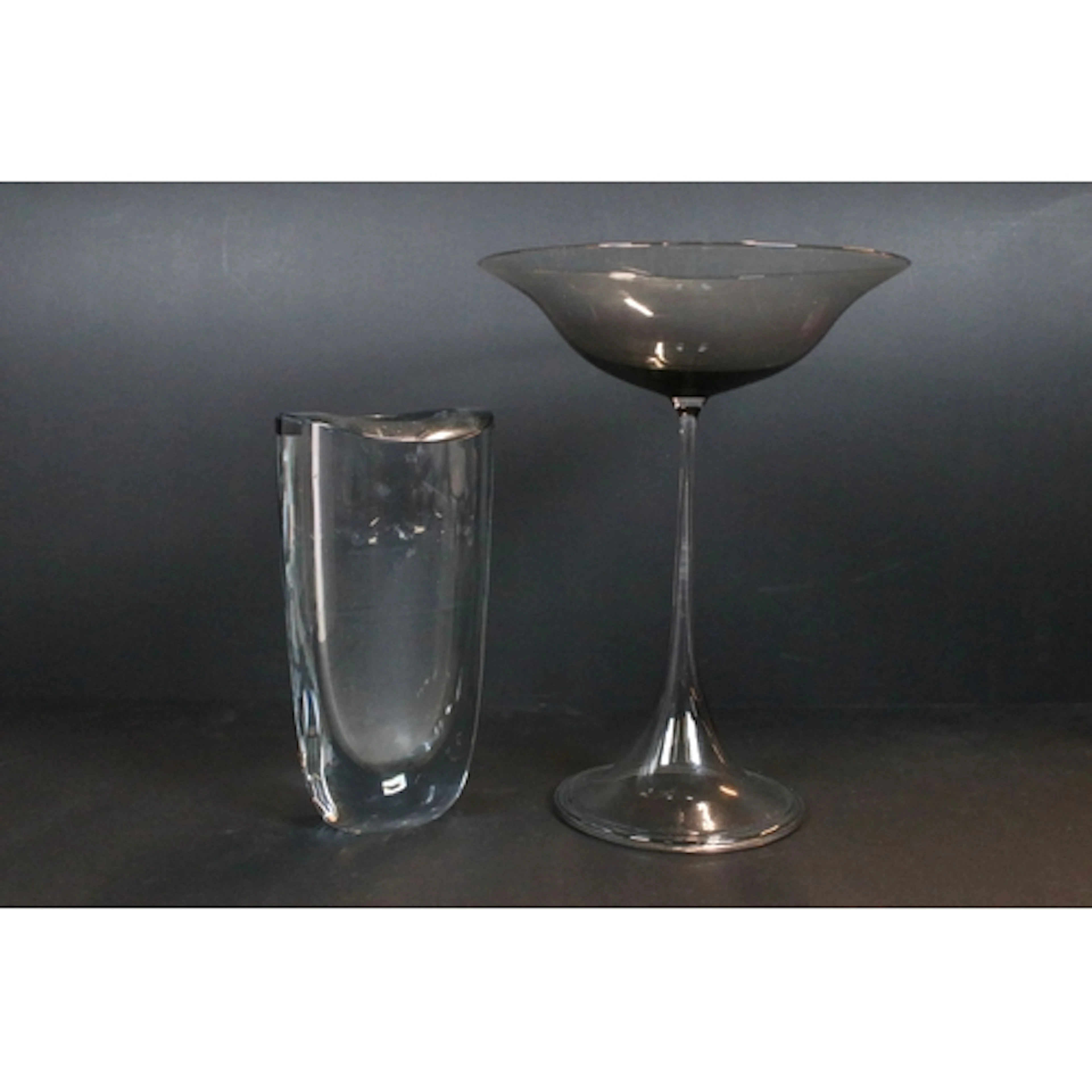 Nils Landberg - Orrefors Tulpan vase in smoked tone glass, e...