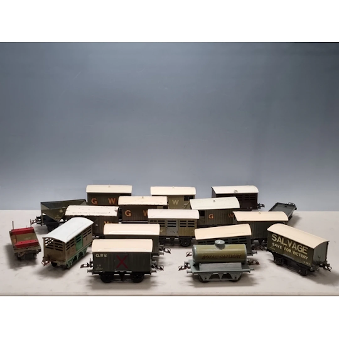 16x unboxed Hornby 0 gauge No.1 GWR and SR Wagons including ...