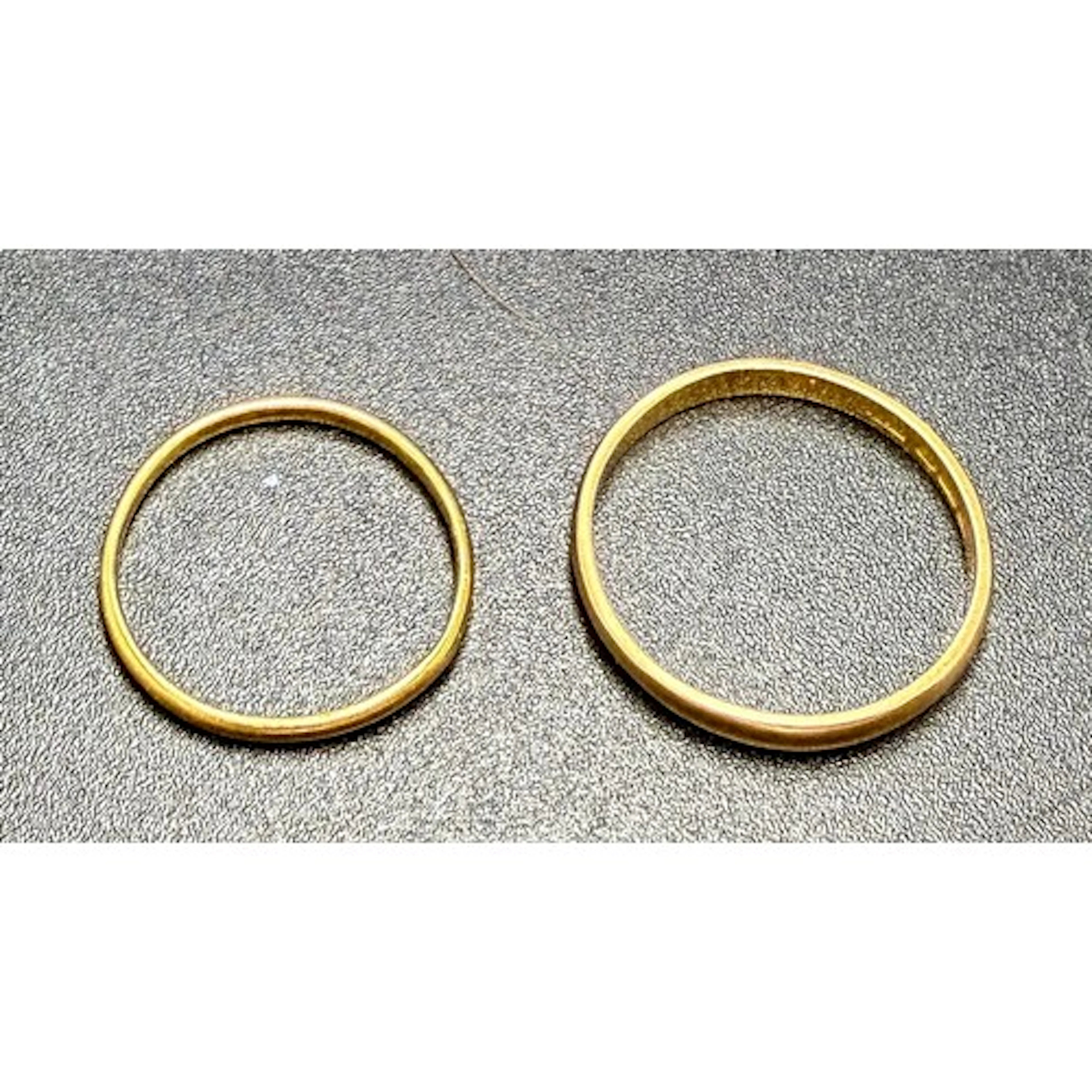 Two wedding bands, one 22 carat gold, size R, weight 2.5gm, ...
