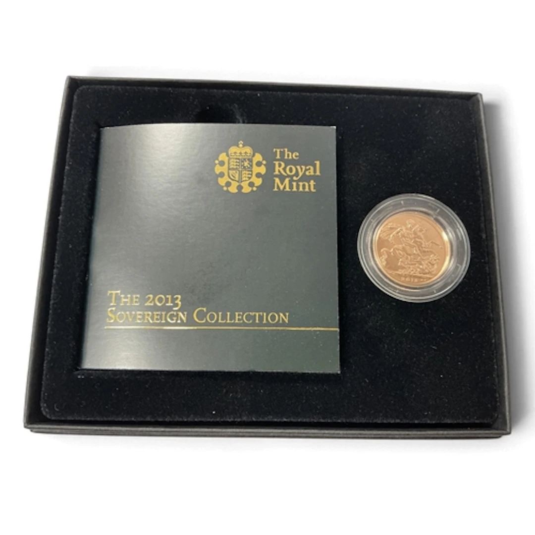 2013 Royal Mint Bunc Gold Sovereign, cased with a certificat...