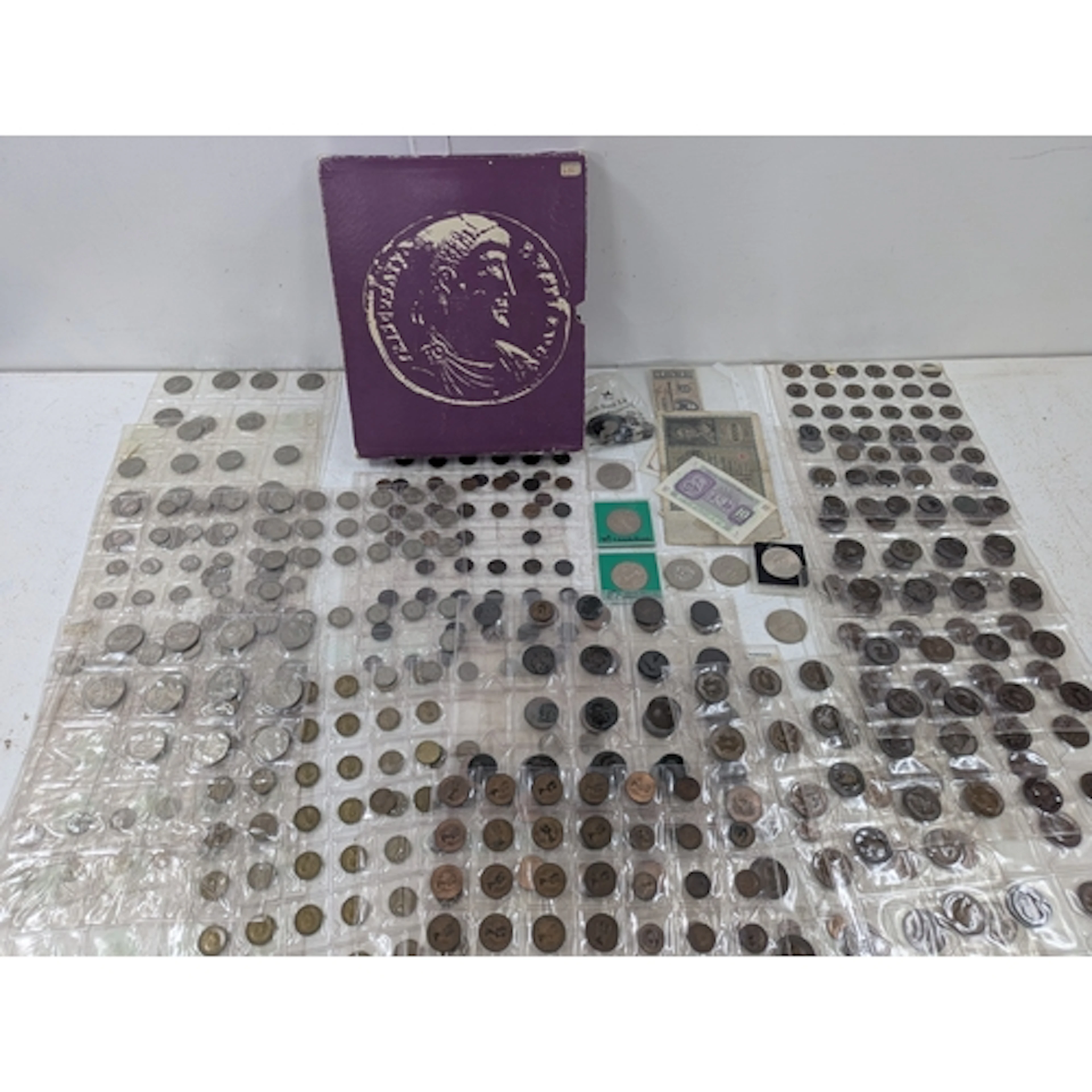 Coins and banknotes to include commemorative coins, Victoria...