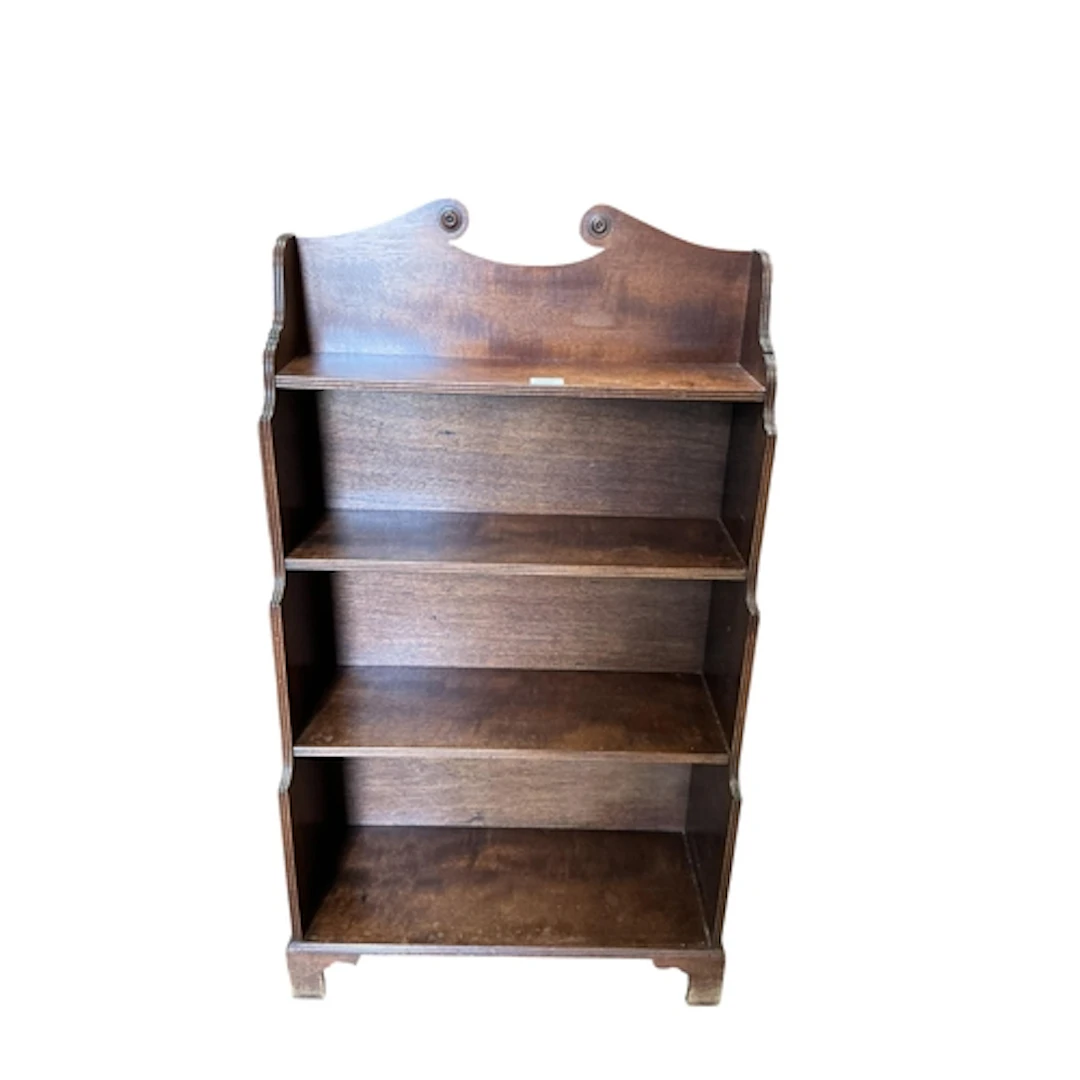 A mahogany graduated open bookcase, width 61cm, depth 26cm, ...
