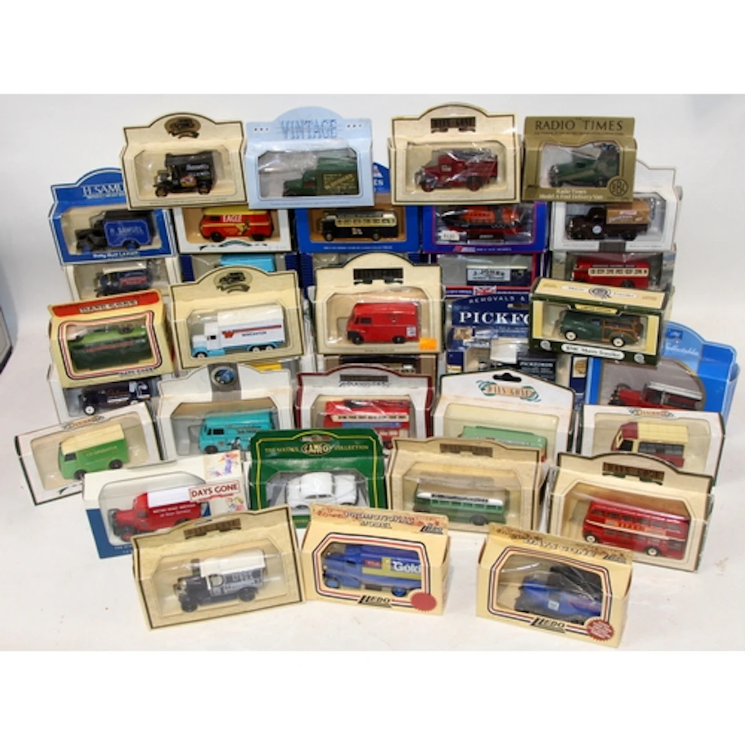 Large collection of Lledo and similar die-cast model vehicle...