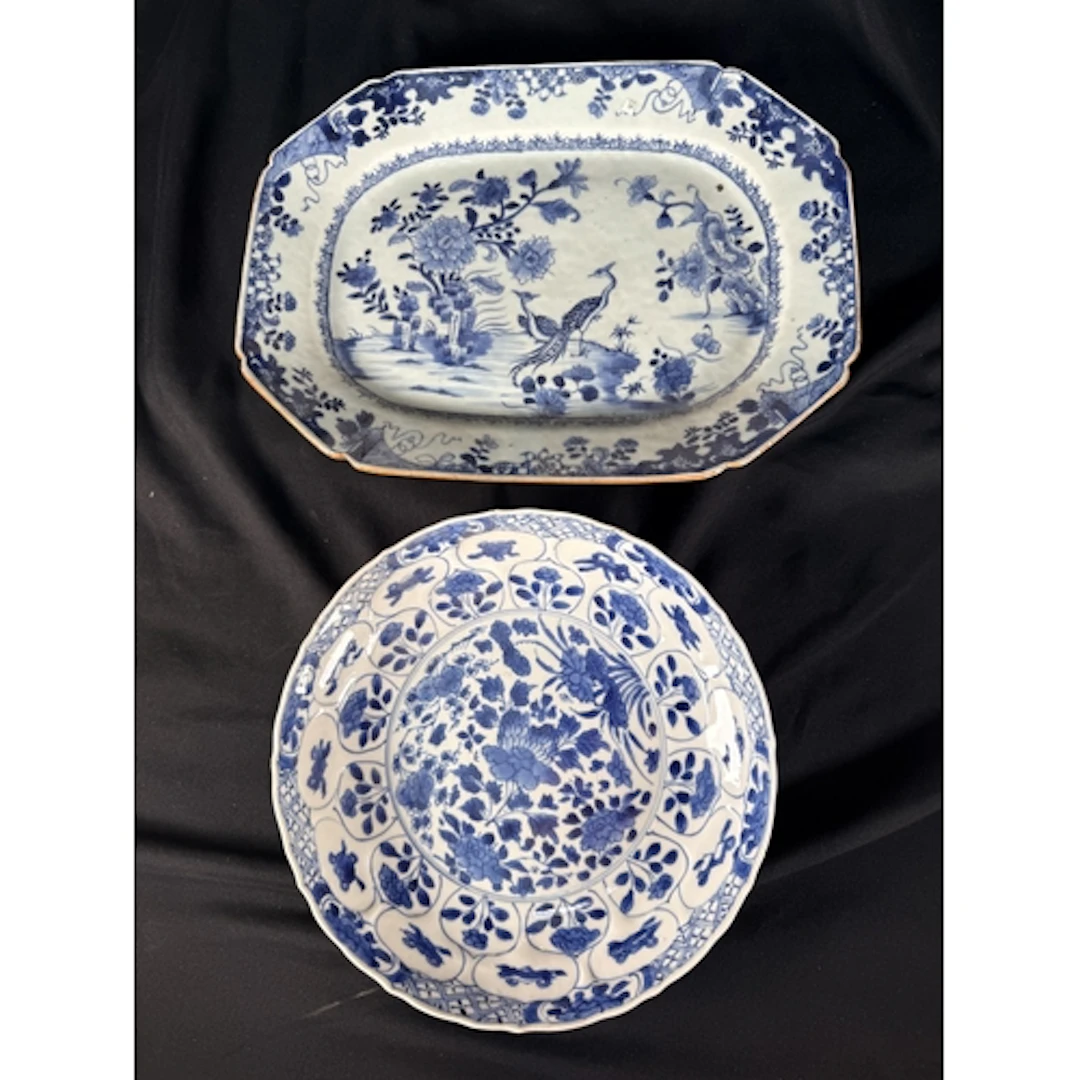 A Chinese 18th century blue and white lobed dish, 6 characte...