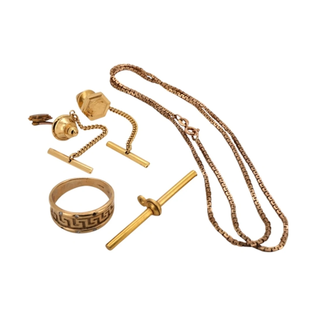 A collection of jewels, comprising: a box link chain necklac...