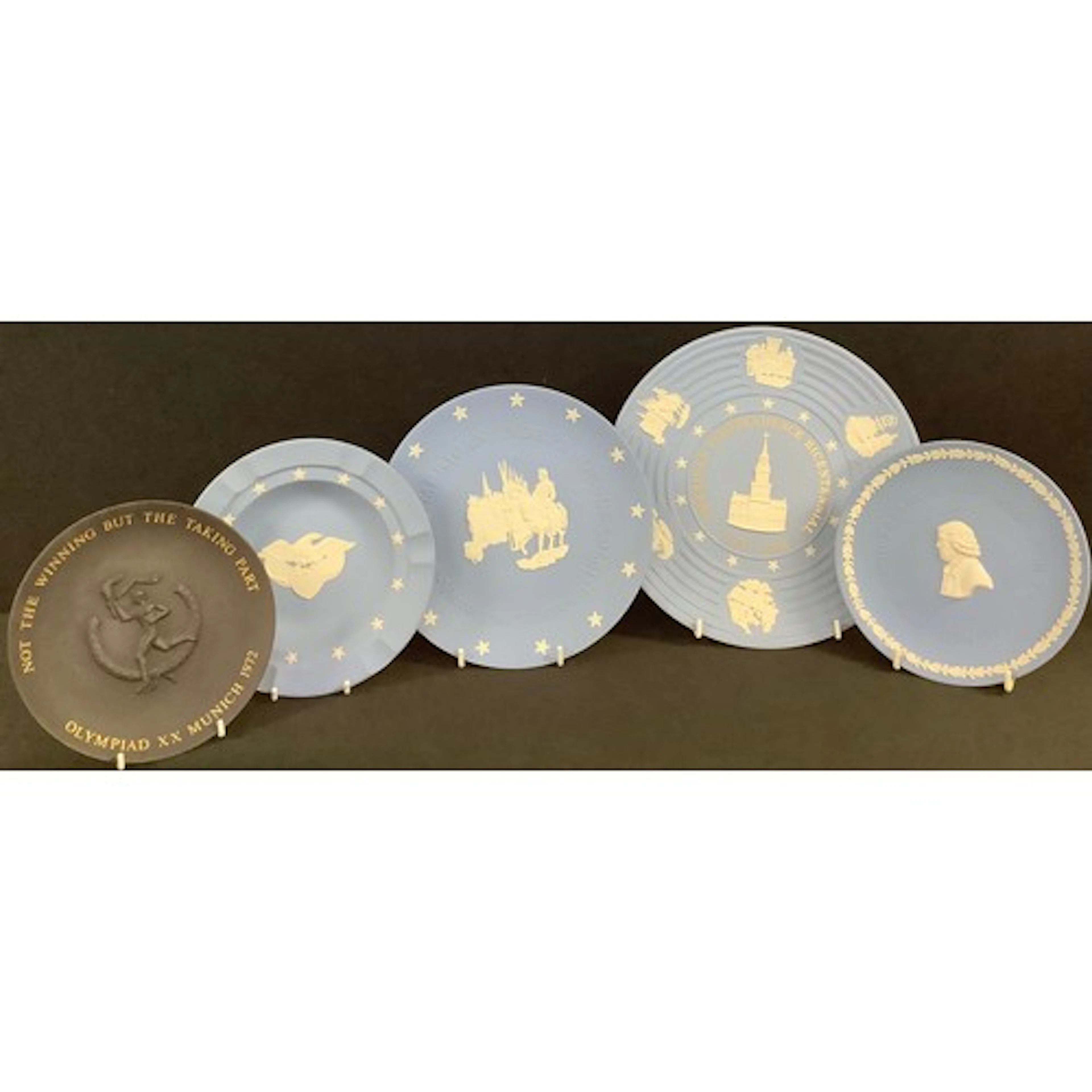 A Wedgwood American Independence Bicentenary plate, 1976; an...