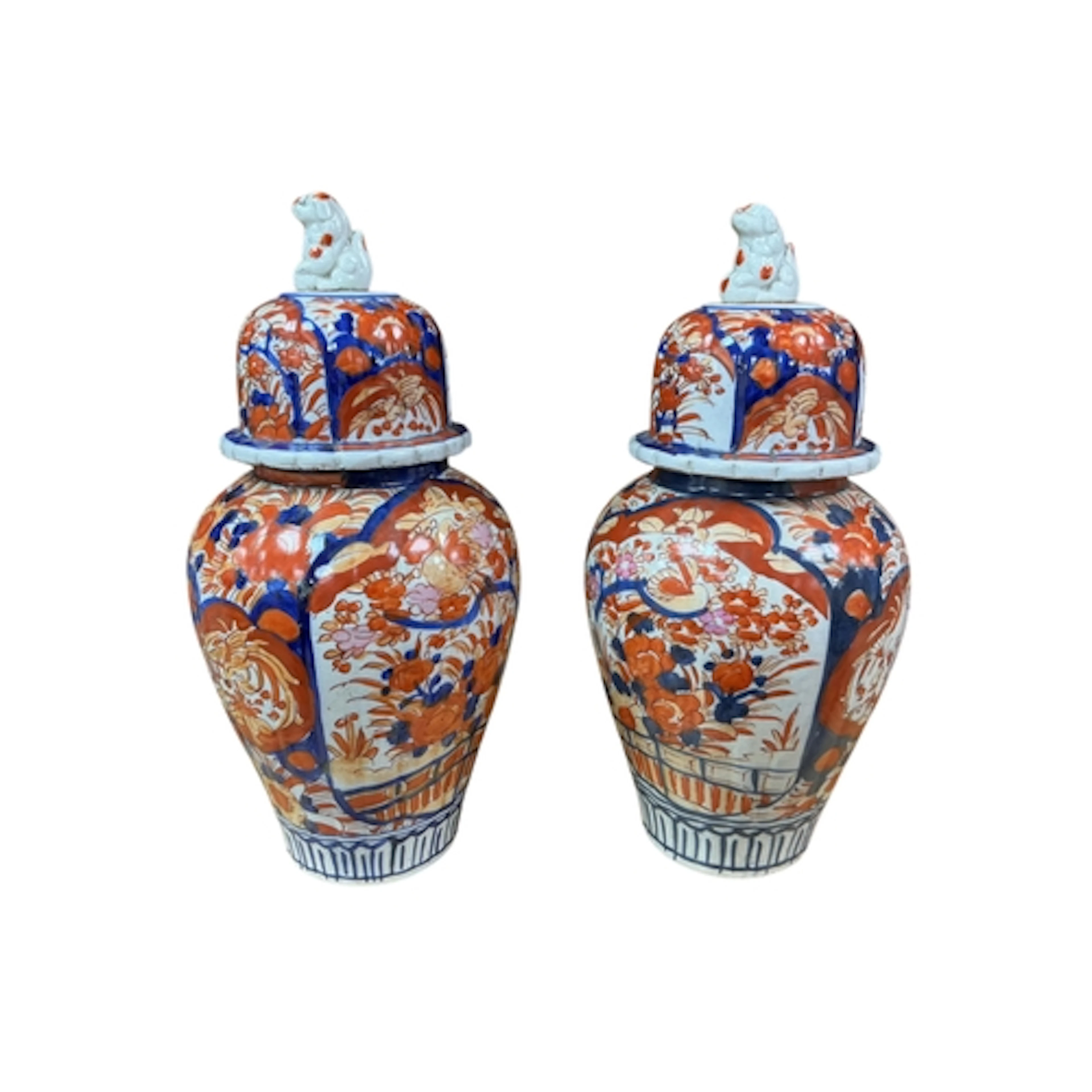 A pair of late 19th / early 20th century Imari vases and cov...