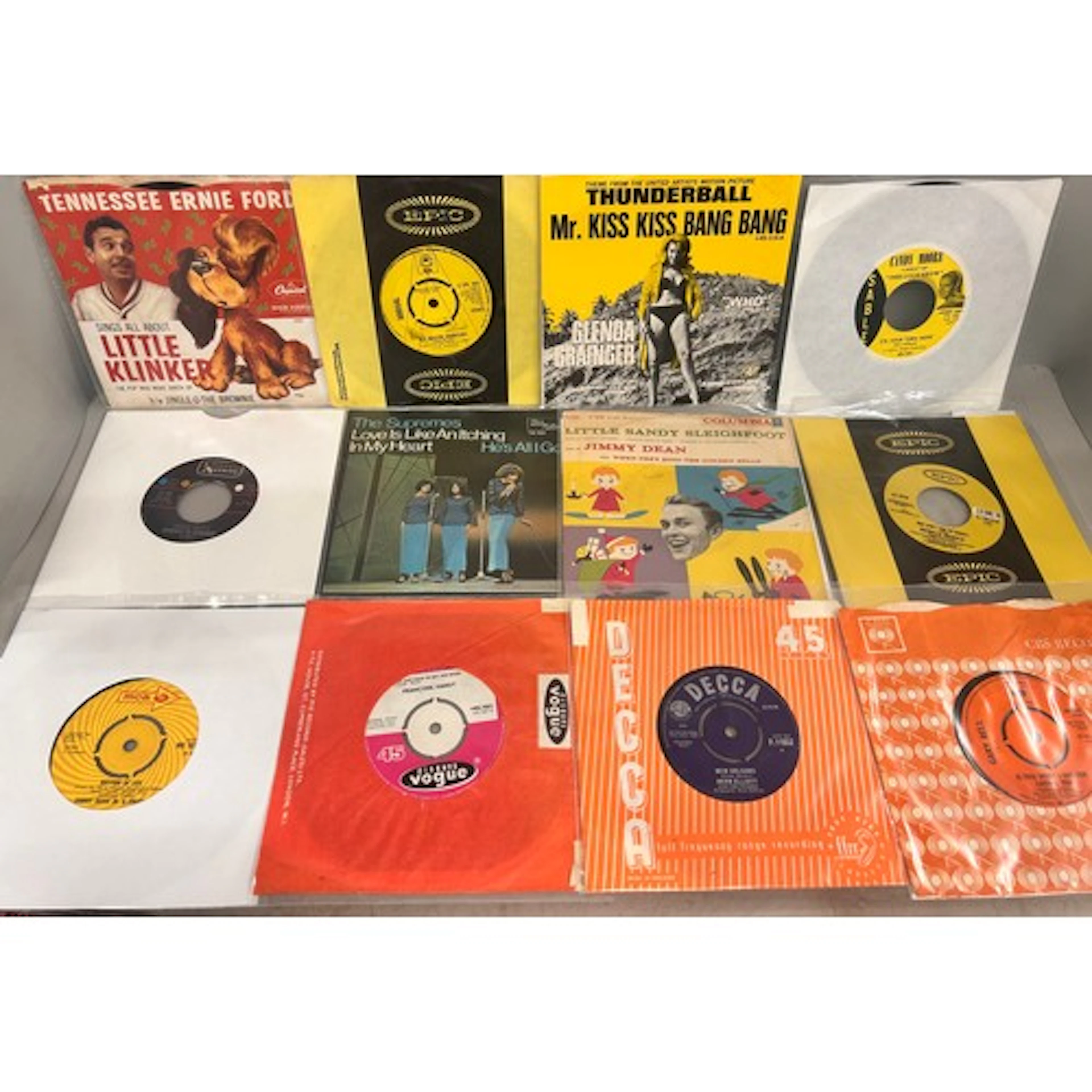 Collection of 45rpm singles to include Mae September, David ...