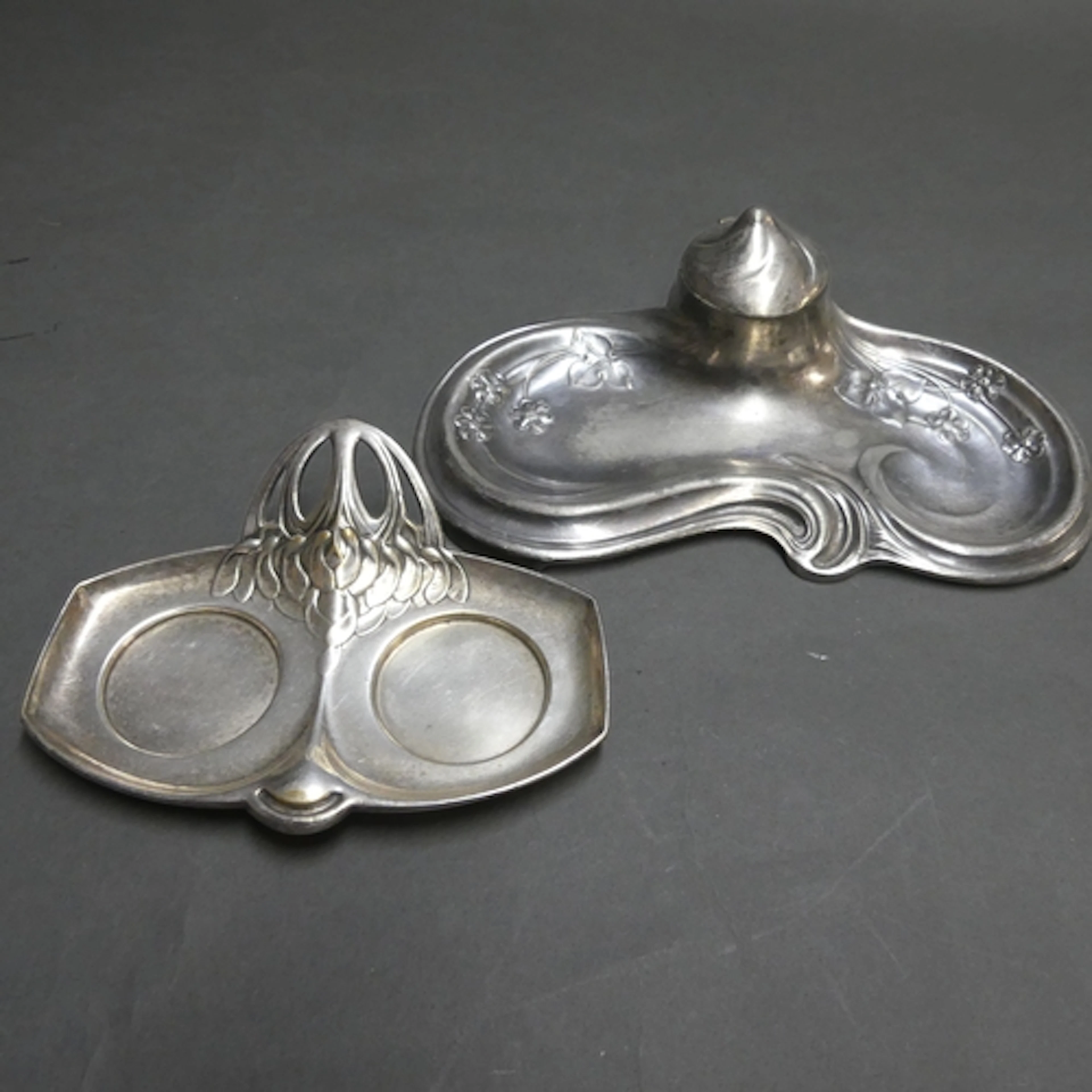 WMF - Two Art Nouveau silver plated desk stands, design 103,...