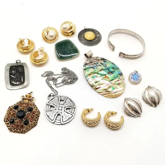 Small qty of costume jewellery inc silver mounted abalone sh...