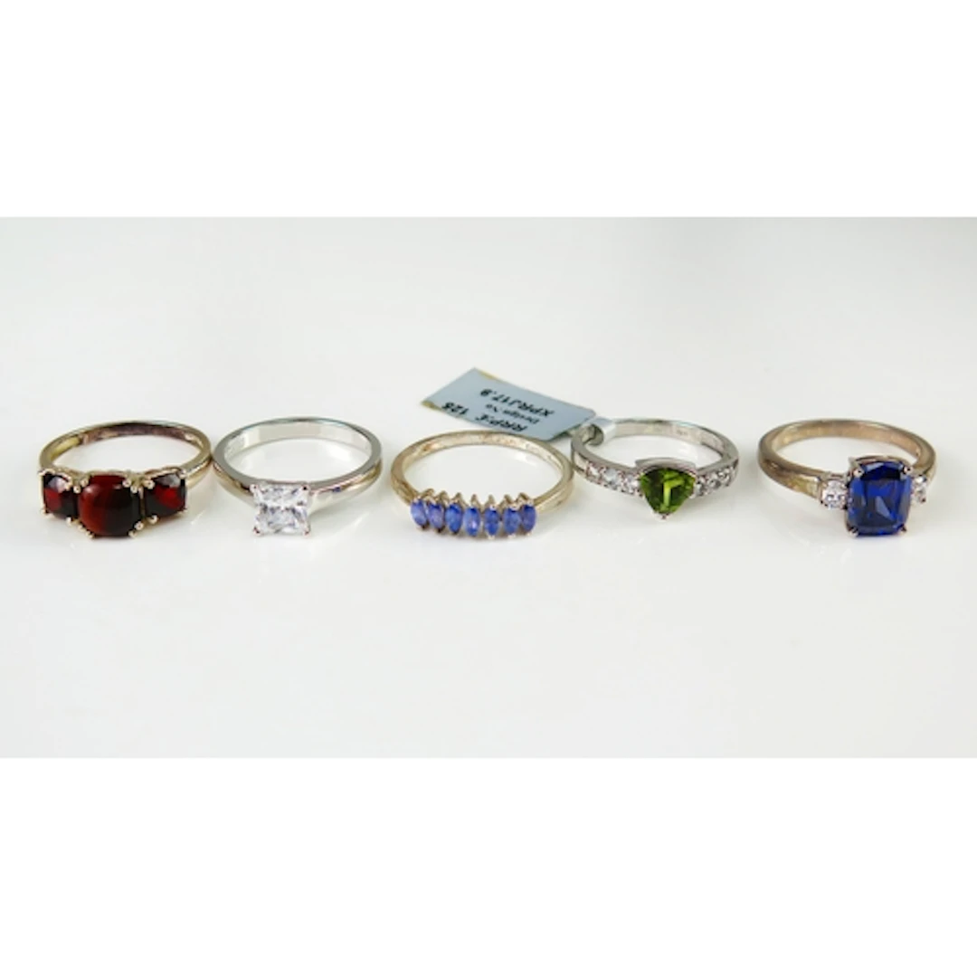 Five silver rings, 16.6g