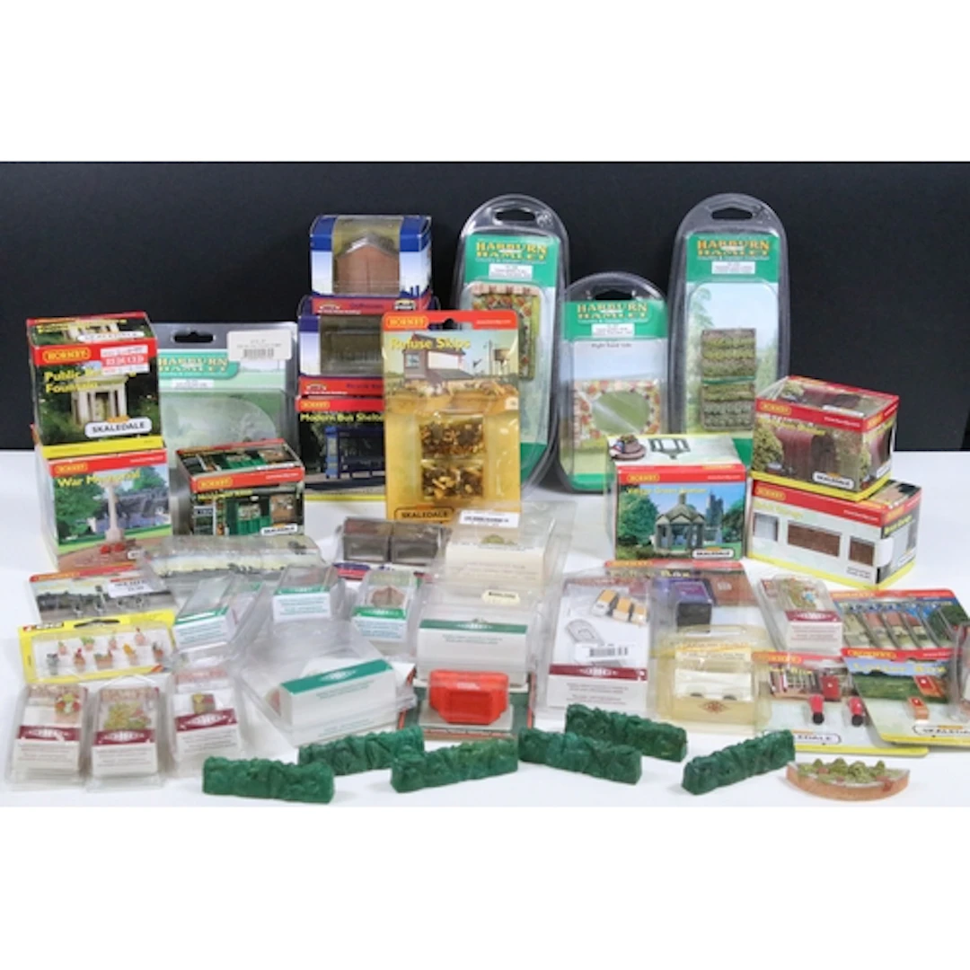 Over 45 boxed / carded OO gauge accessories to include 16 x ...