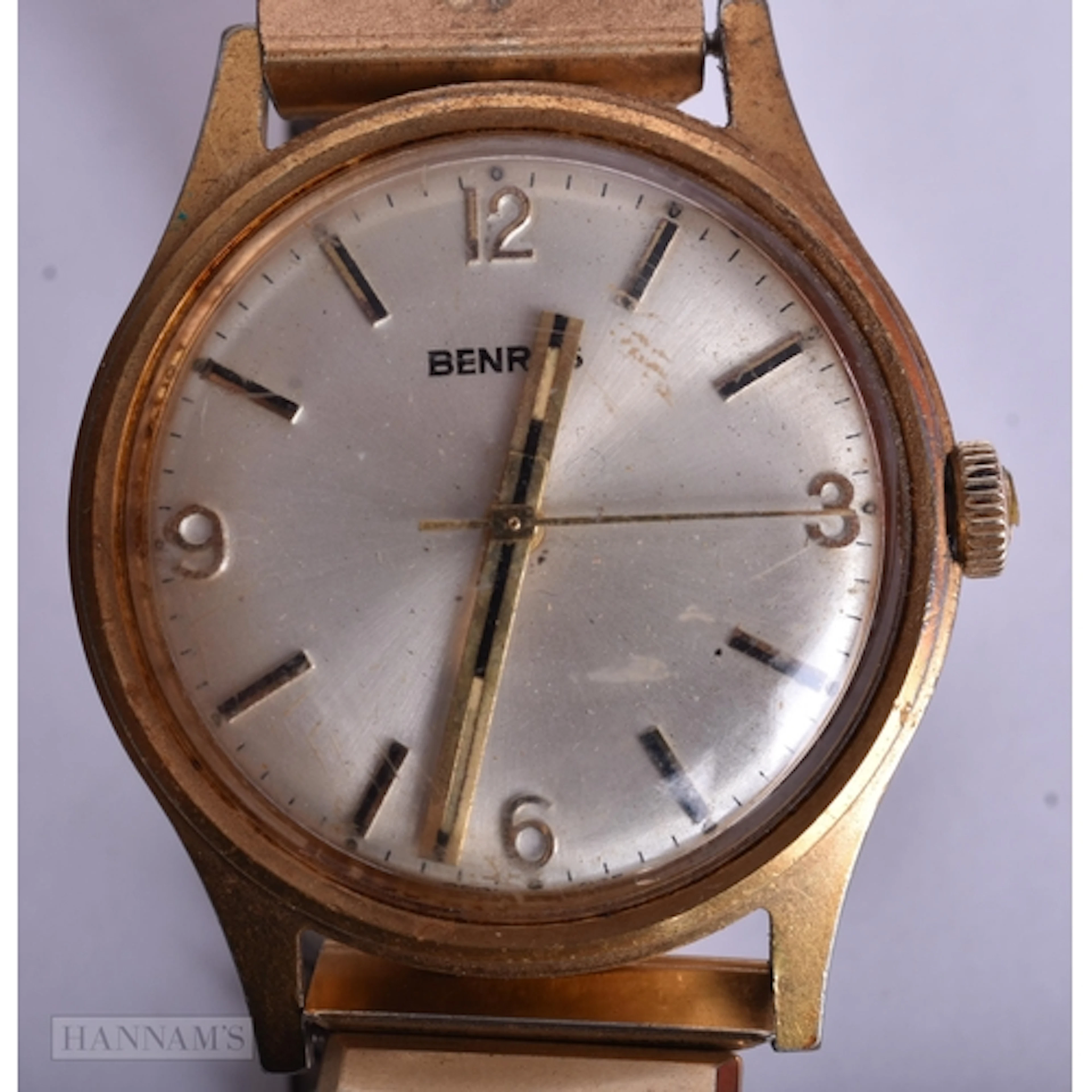 A VINTAGE BENRUS WRIST WATCH. Running. 3.5 cm wide.