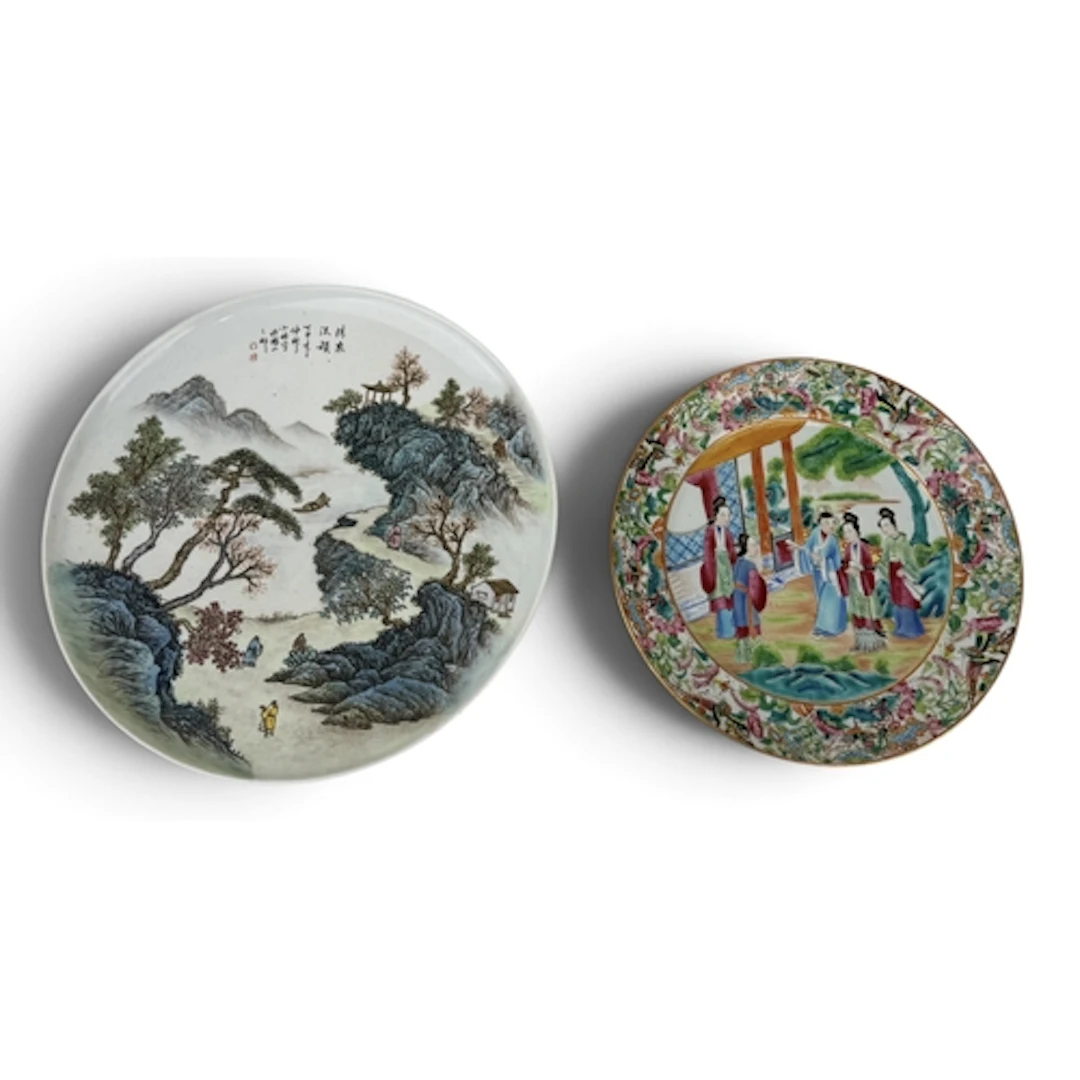 TWO CHINESE CERAMIC PLATES, ONE CANTON WARE, THE OTHER REPUB...