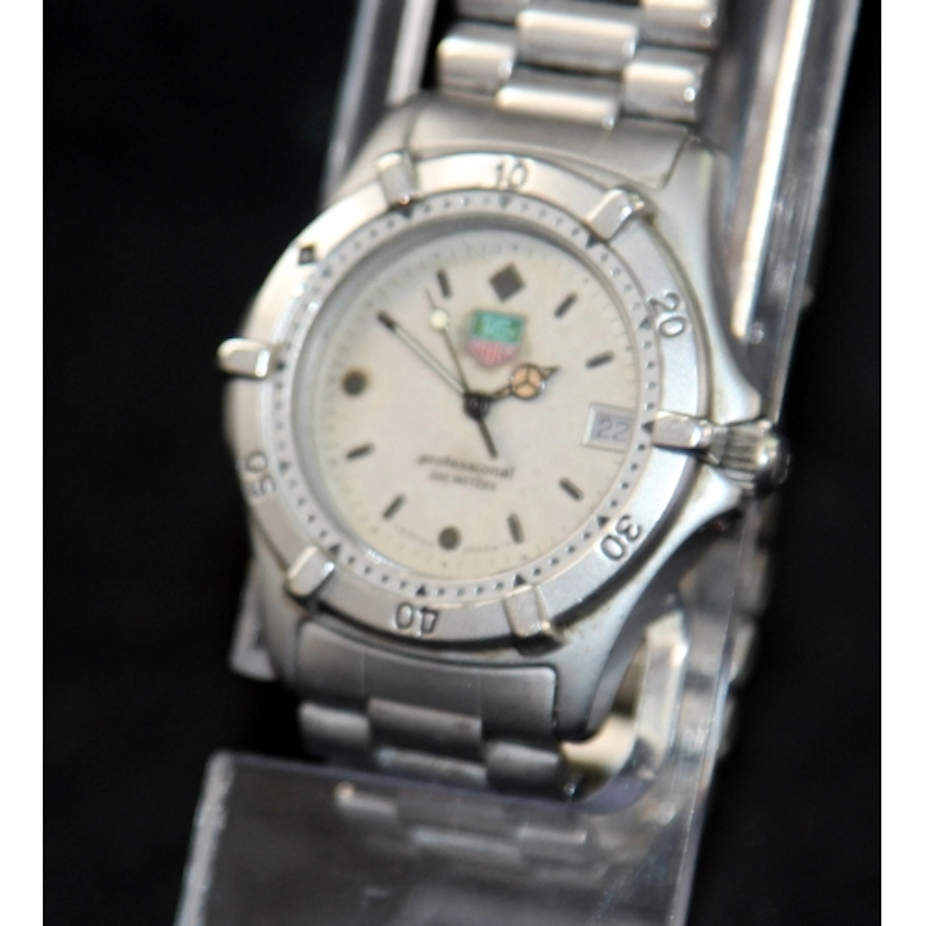 Tag Heuer Professional 200M gents quartz mid size diver's w...