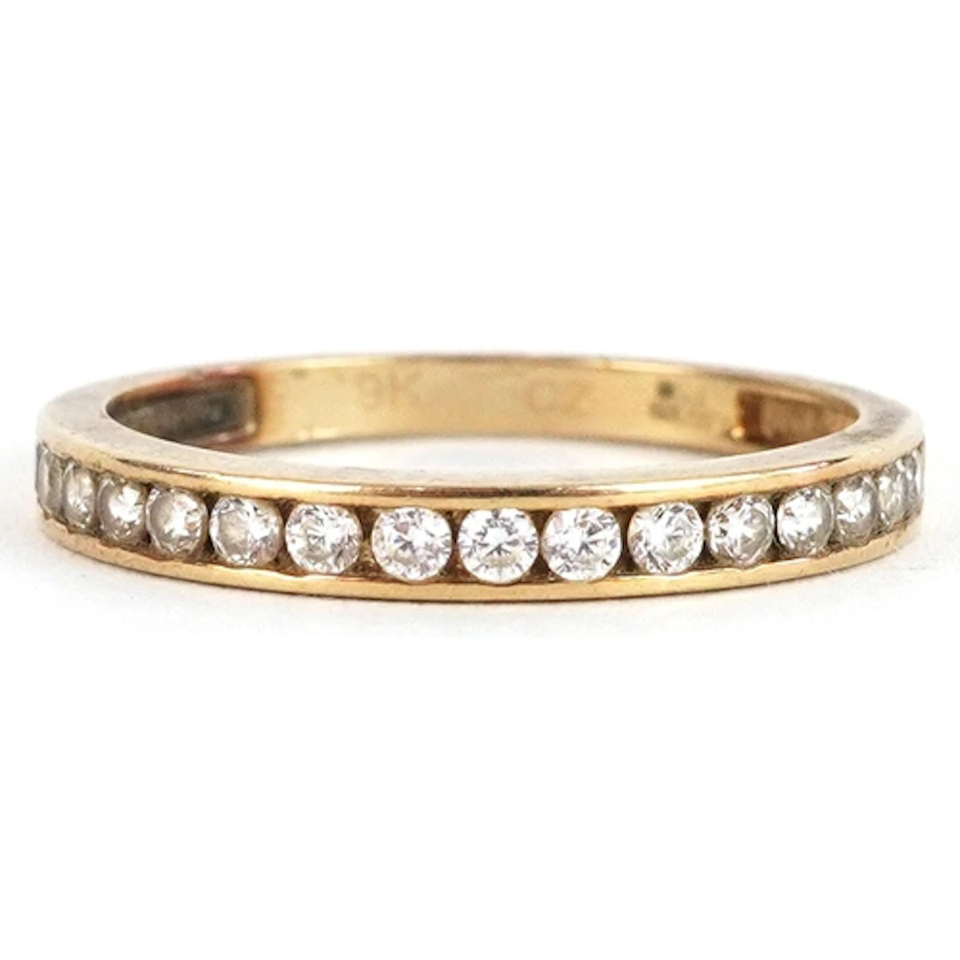9ct gold cubic zirconia half eternity ring, size M/N, 1.5g.