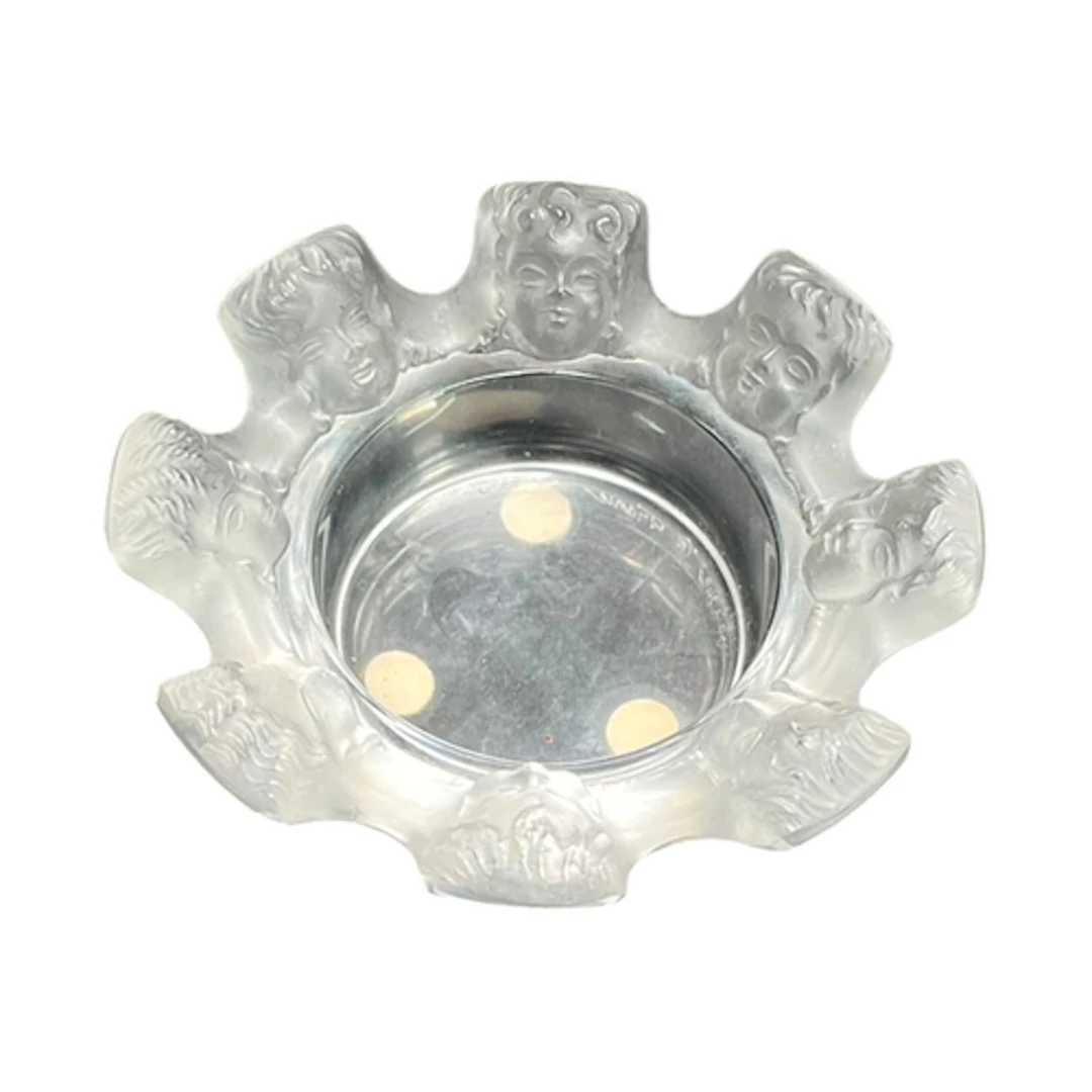 Lalique - Saint Nicholas - a 20th century French crystal gla...