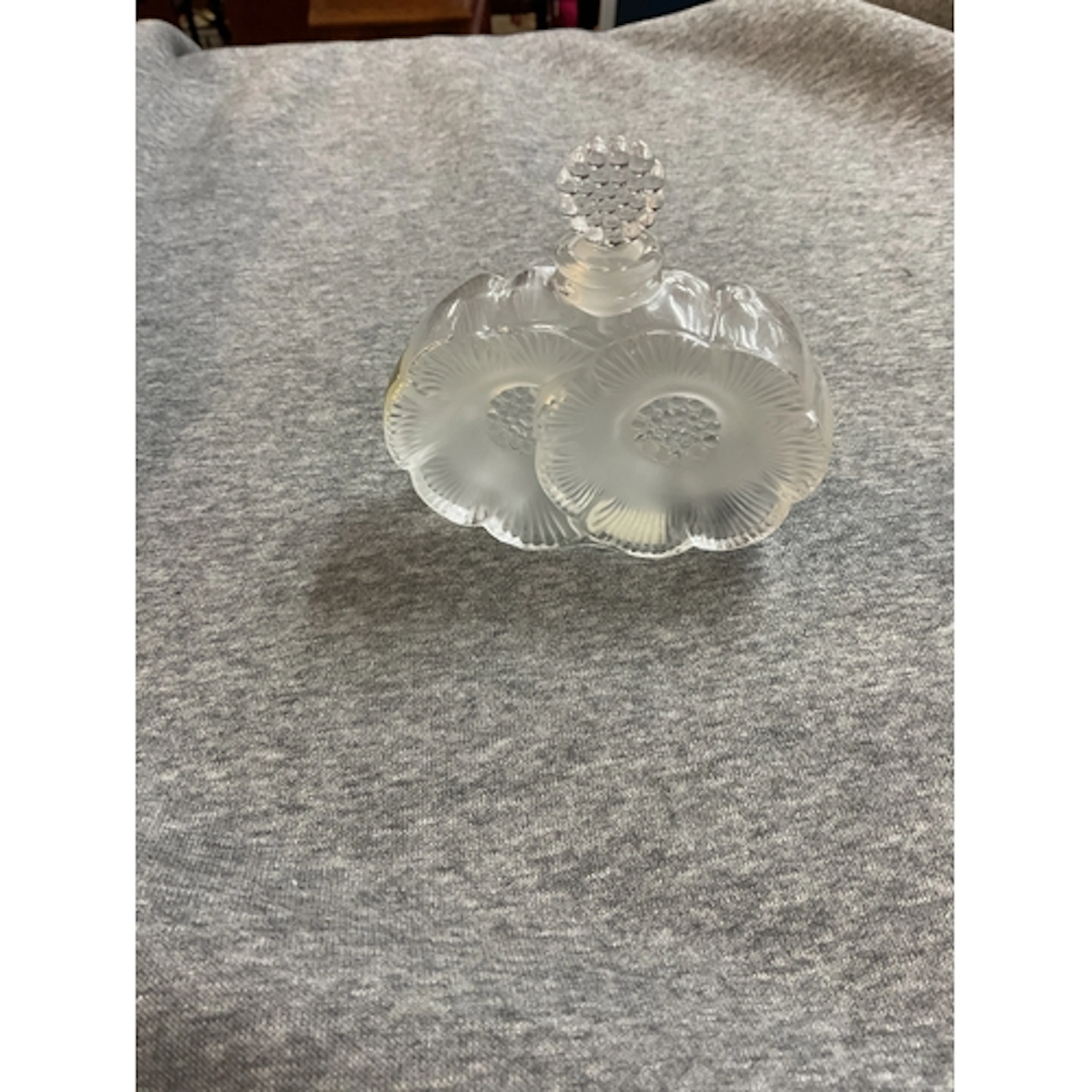 Lalique Deux Fleurs, perfume bottle c1950s, hand engraved si...