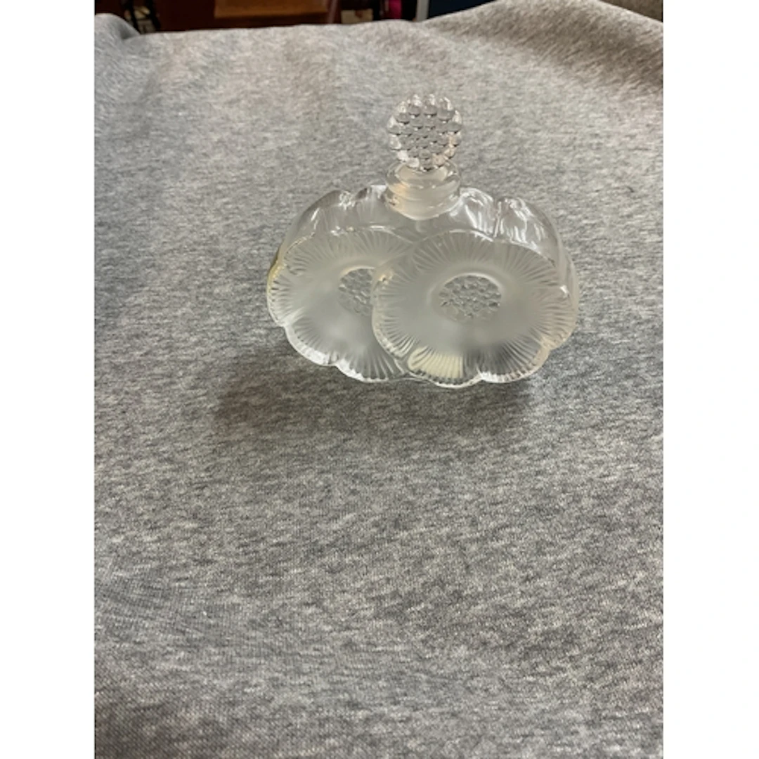 Lalique Deux Fleurs, perfume bottle c1950s, hand engraved si...