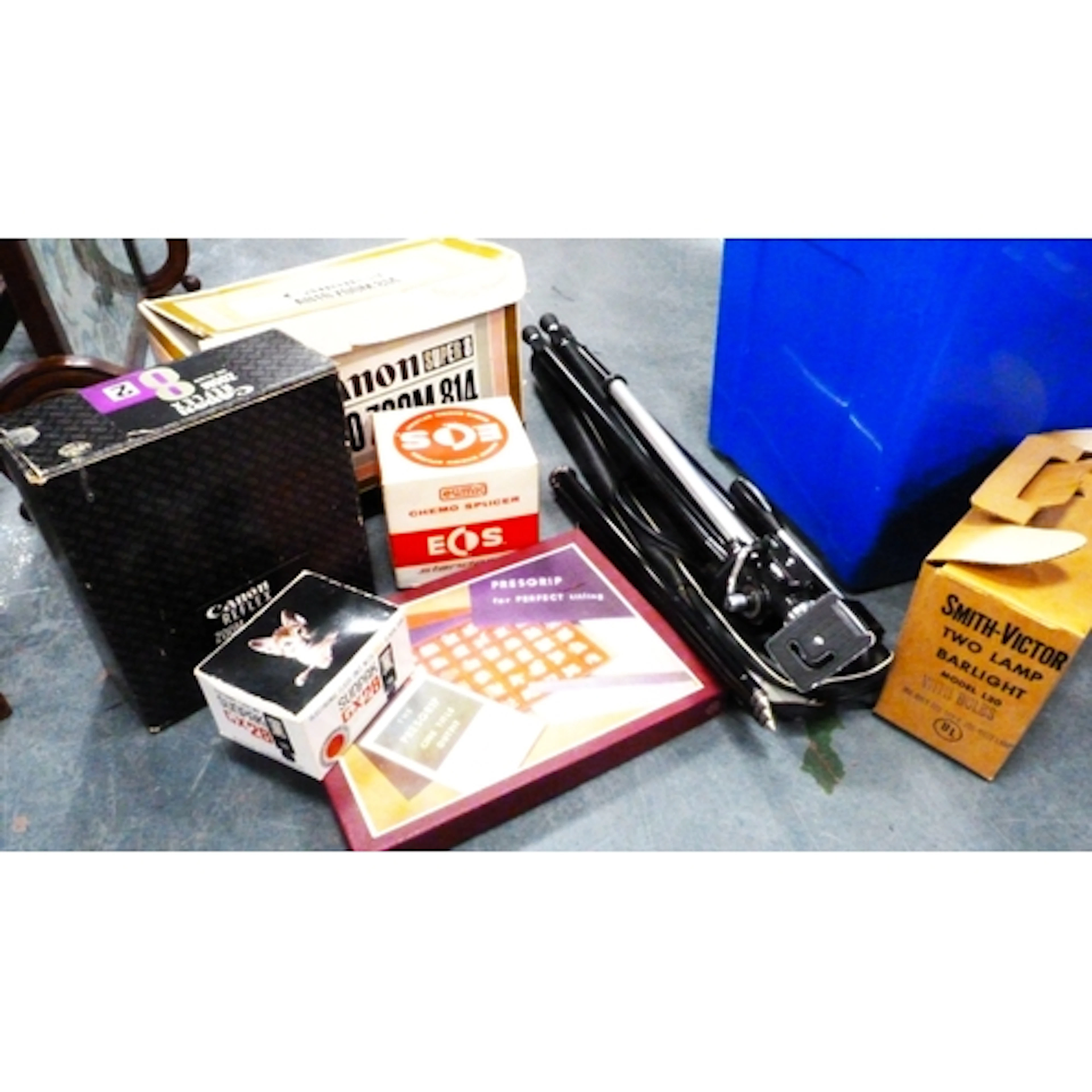 Box of assorted cameras to include Canon and cine cameras, t...