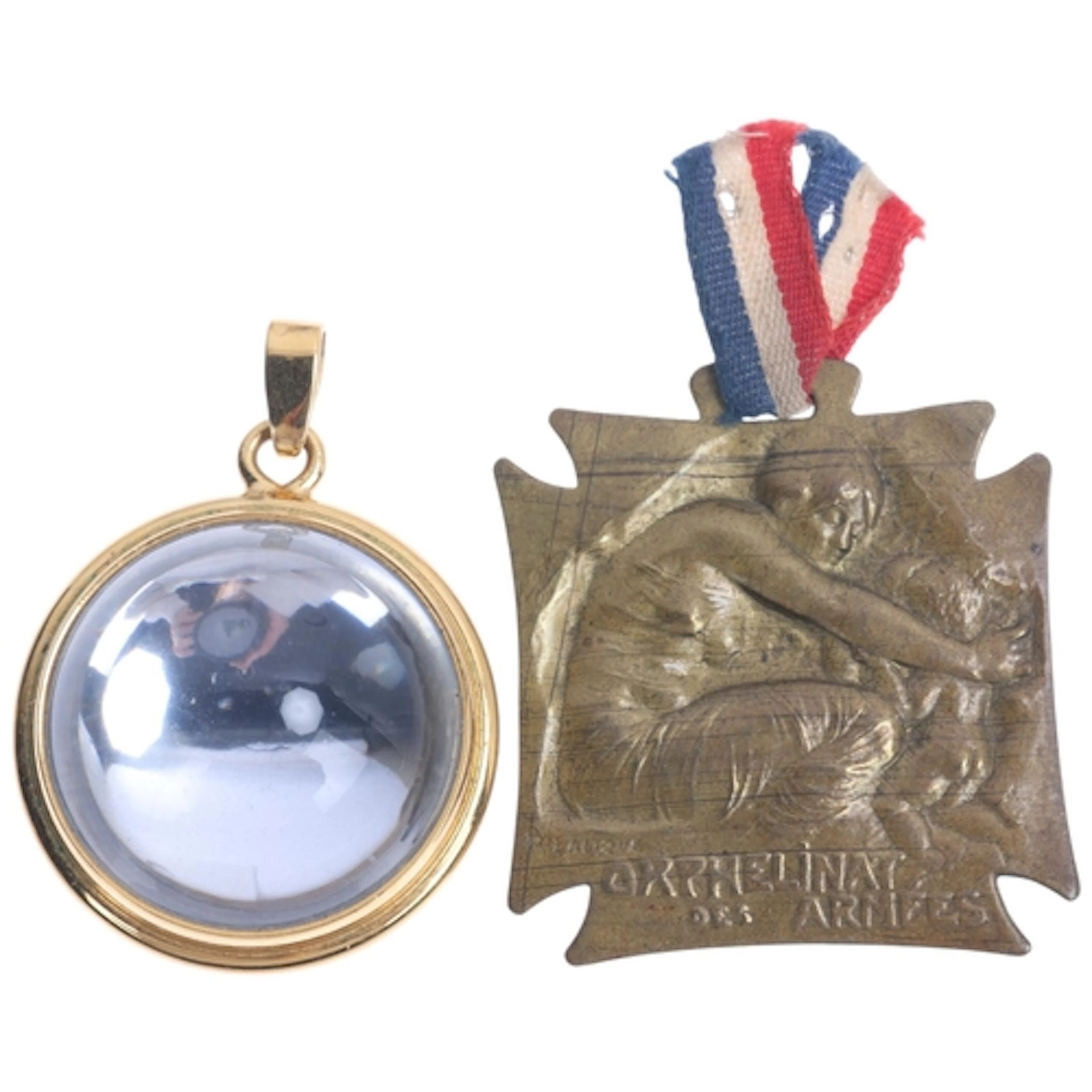 LALIQUE - a Vintage gilt-metal crystal glass Cabachon pendan...