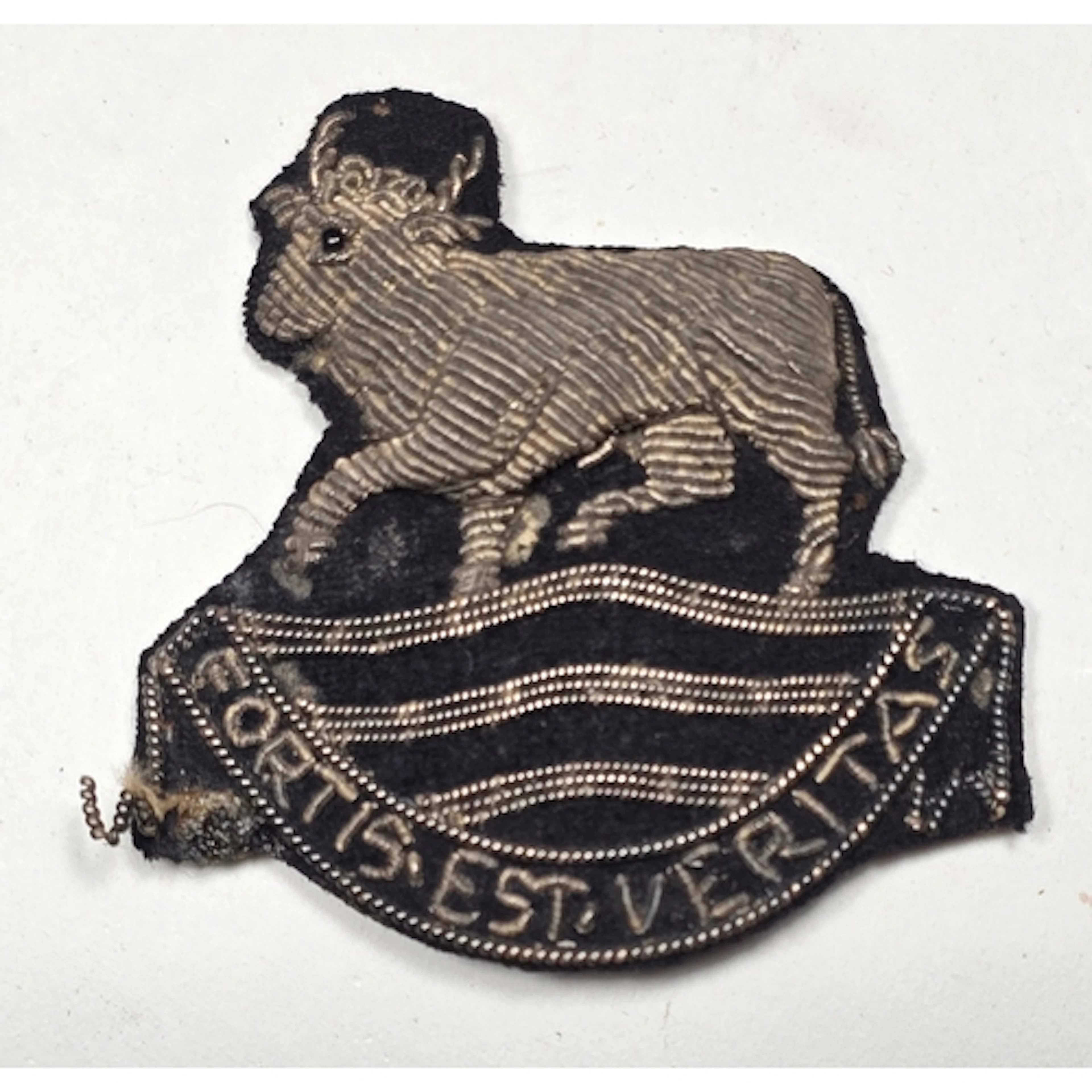 Oxfordshire Militia. An officer’s forage cap badge in silver...