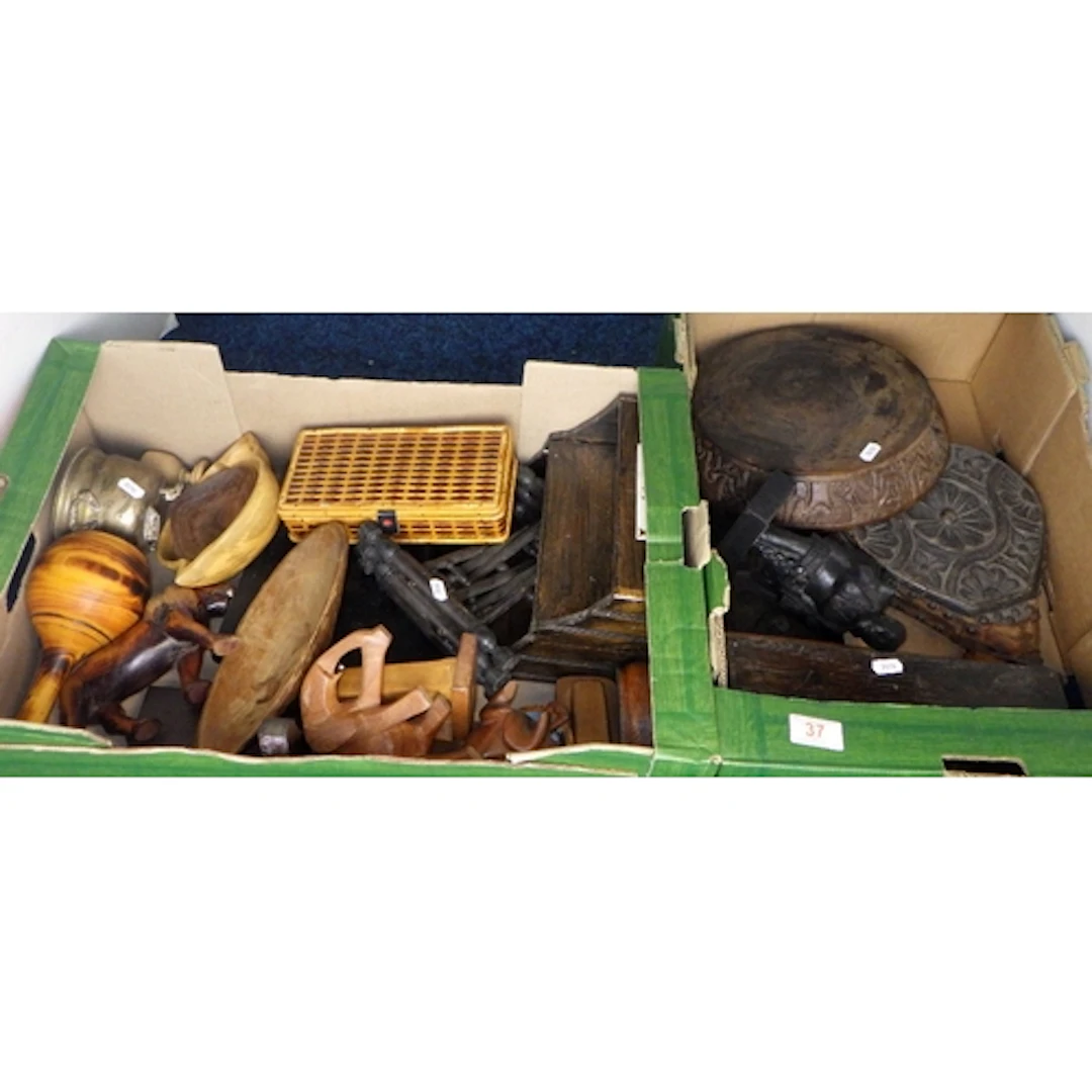 A qty of woodenware to inc carvings (2)