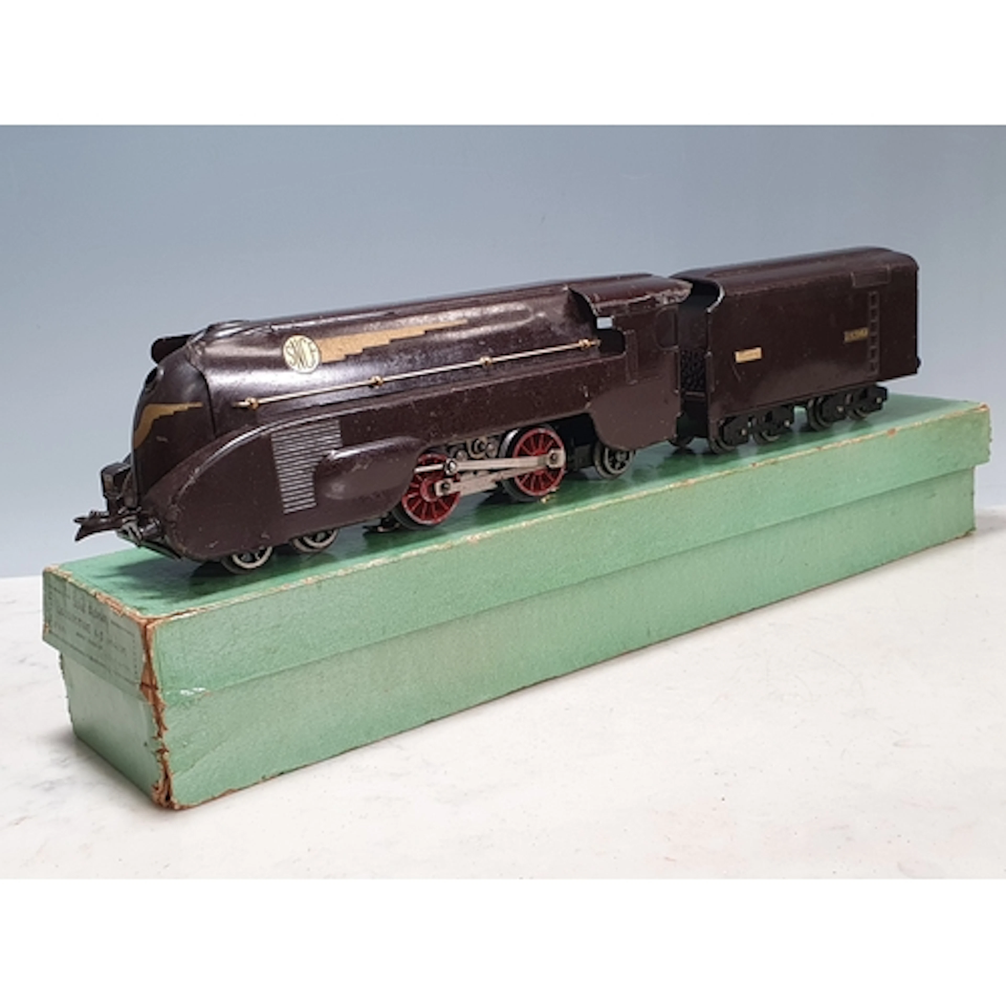 A boxed Hornby 0 gauge 4E electric 4-4-2 S.N.C.F. Locomotive...