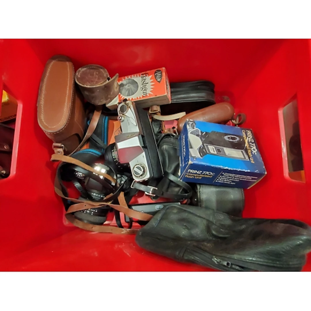 A box containing various Cameras and equipment, (R6).