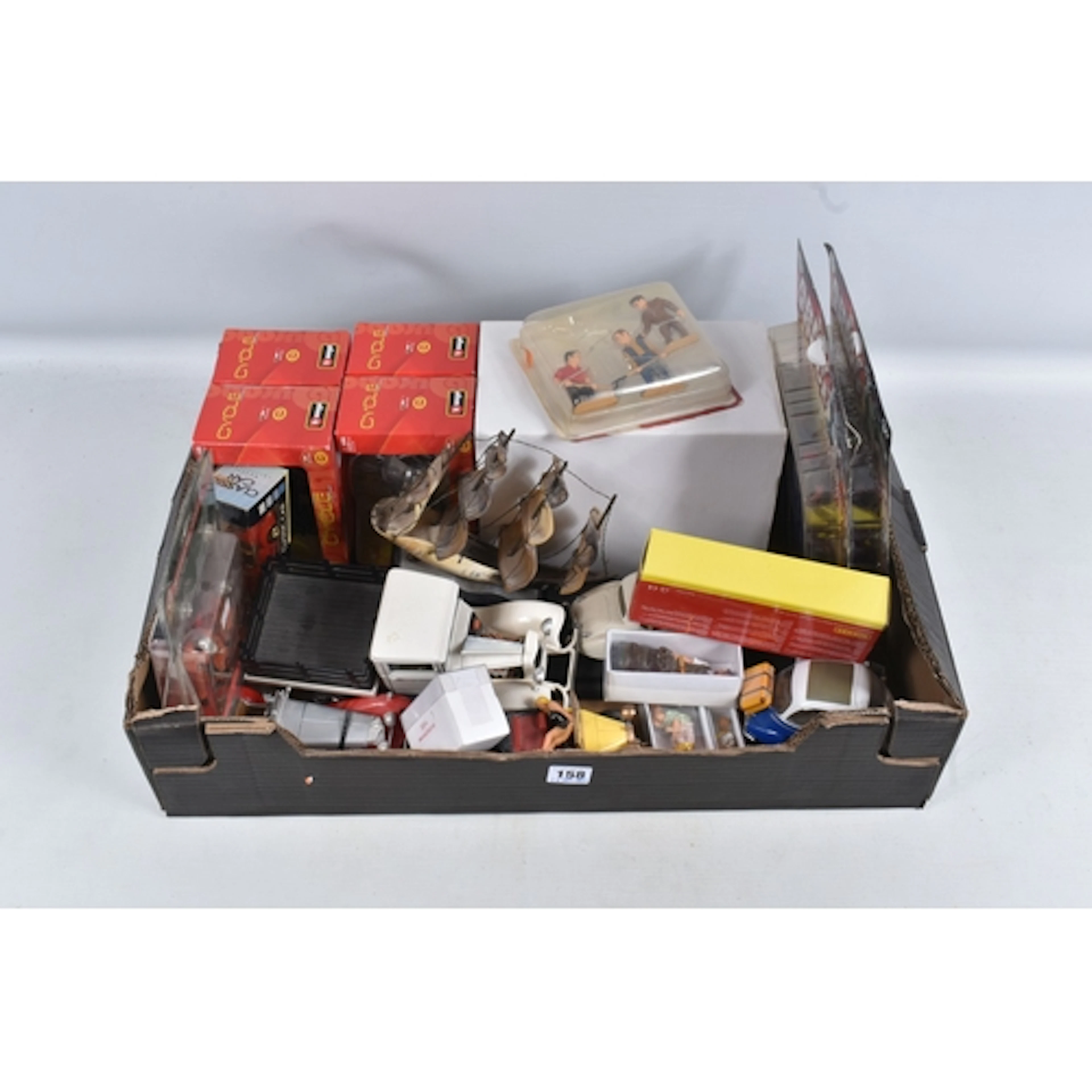 A QUANTITY OF BOXED MODEL CARS AND OTHER COLLECTABLES, to in...