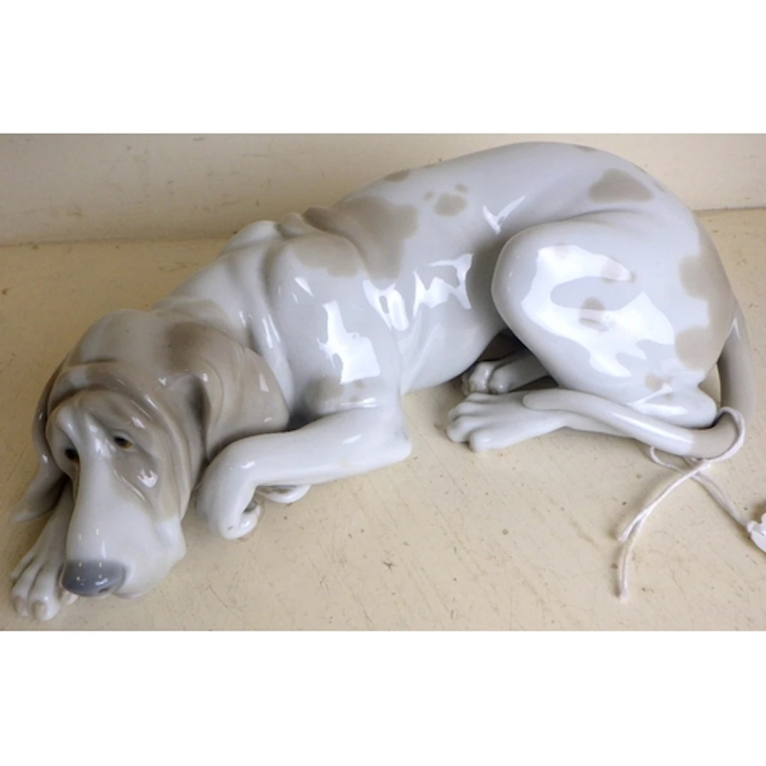 A Lladro 'Old Dog'