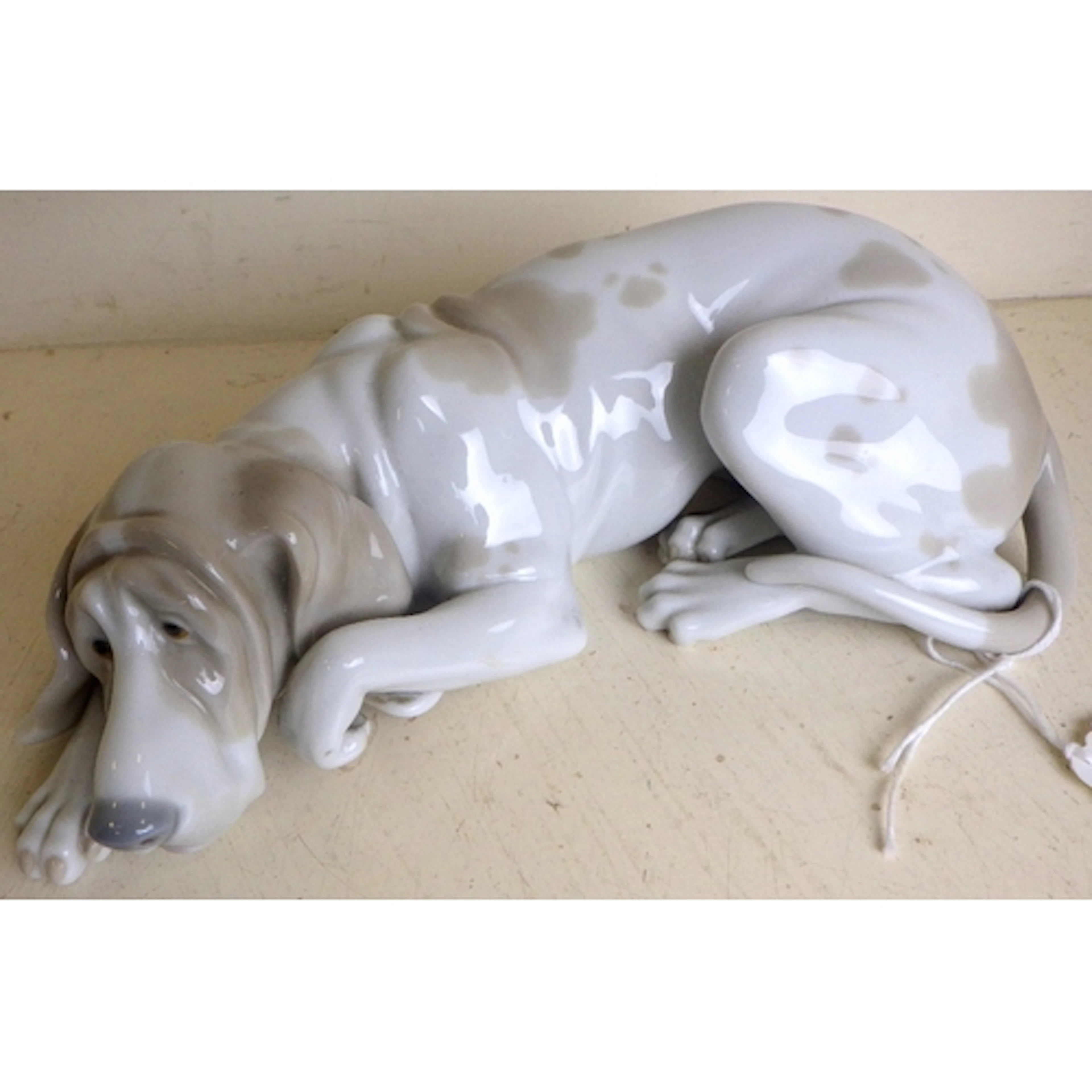 A Lladro 'Old Dog'