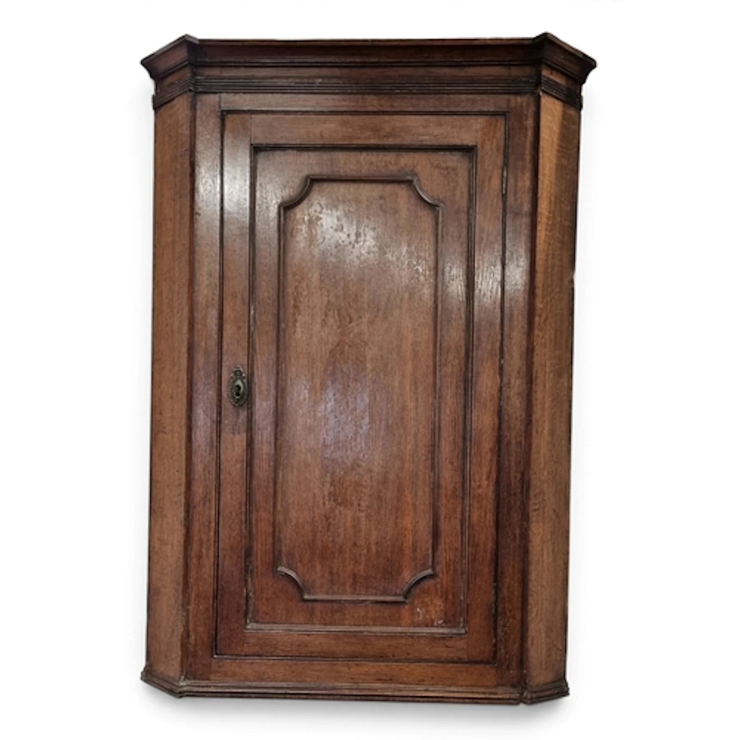 An early 19th possibly 18th Century Oak wall mounted Corner ...
