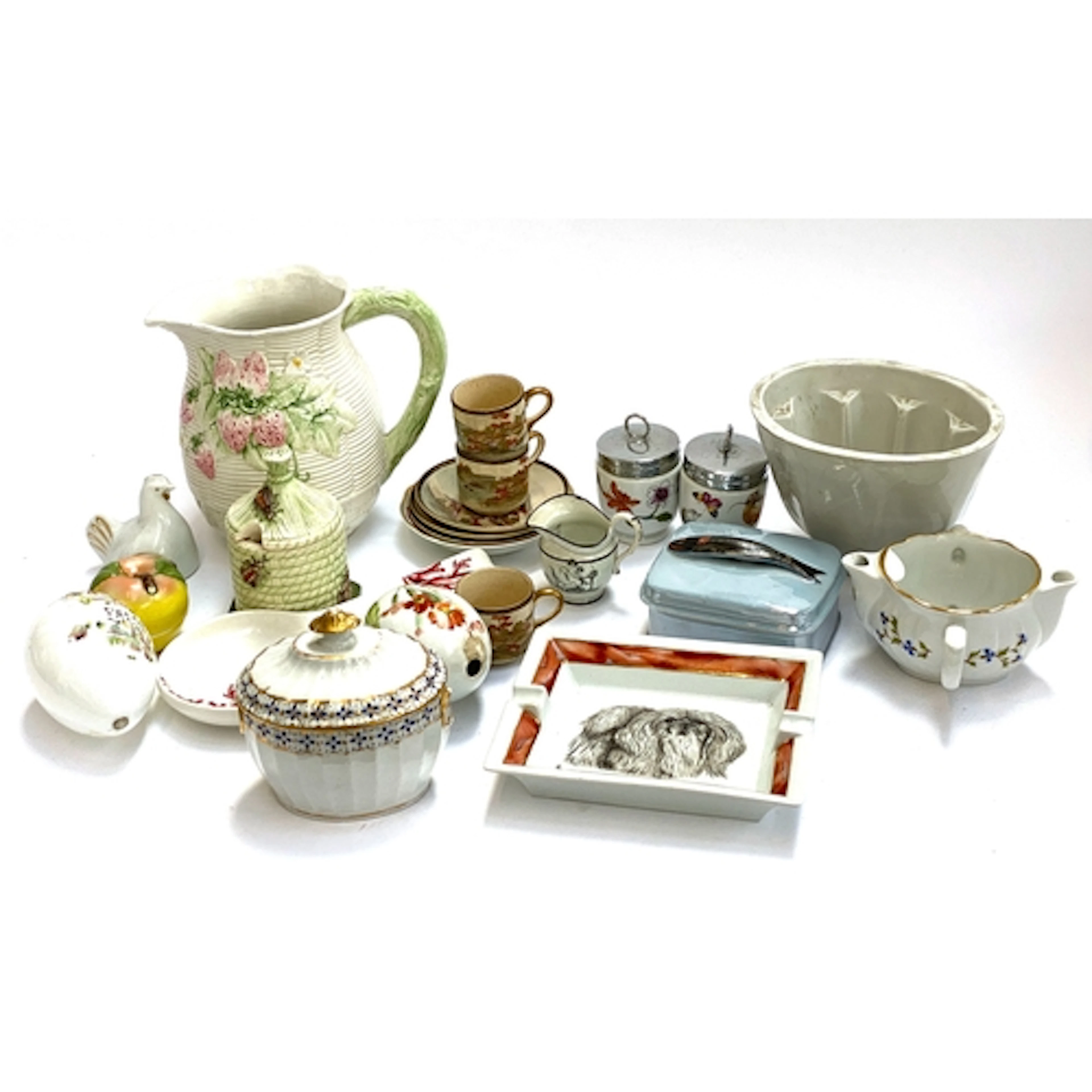 A mixed lot of ceramics to include a Victoria Czechoslovakia...