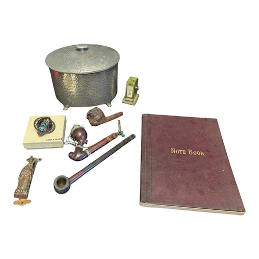 A collection of various 19th century and 20th century curios...