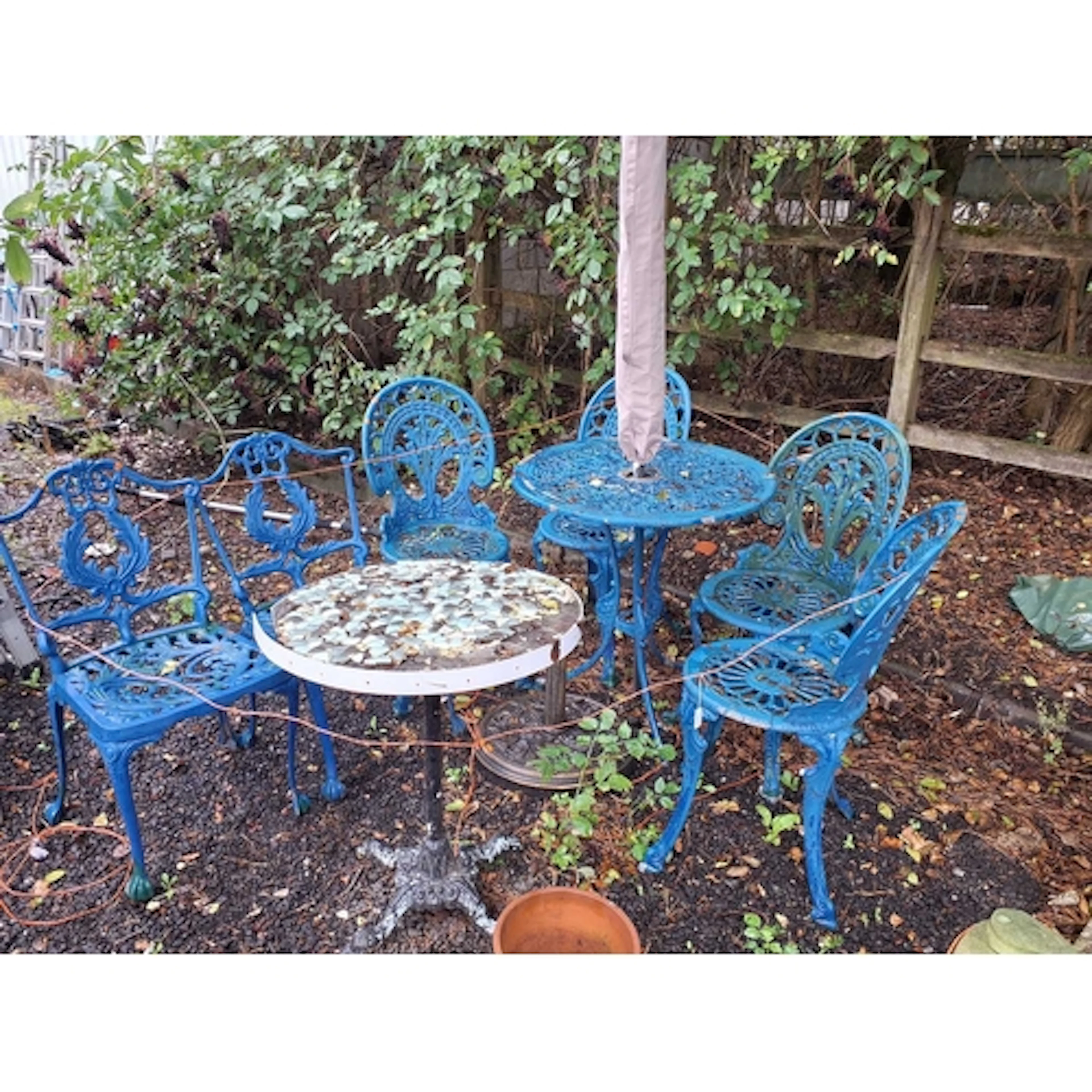 A COLLECTION OF CAST ALUMINIUM GARDEN FURNITURE, including a...
