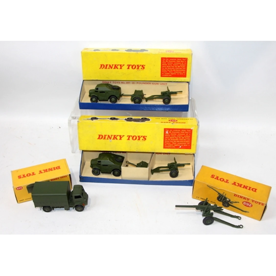 Vintage Dinky vehicles to include 2 x 25-Pounder Gun Units r...