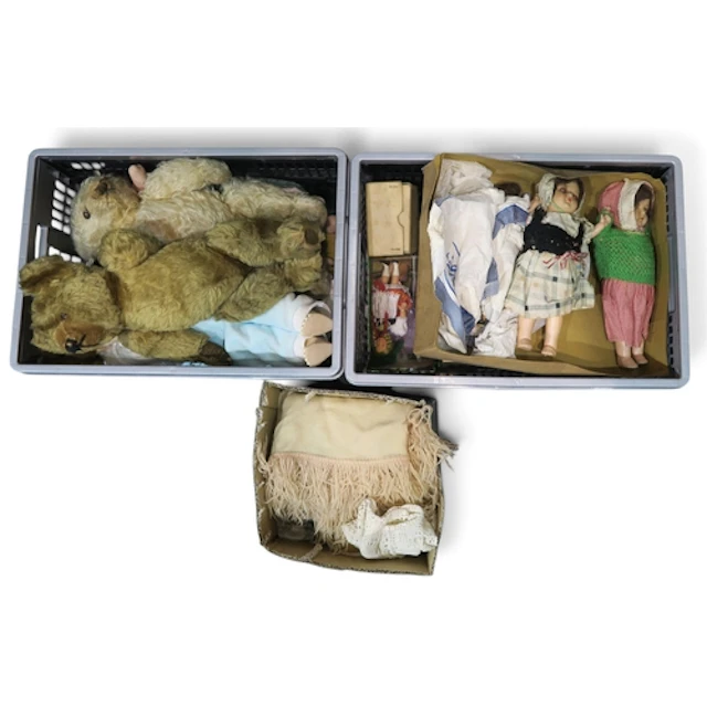 An assortment of vintage dolls, including examples marked Ar...