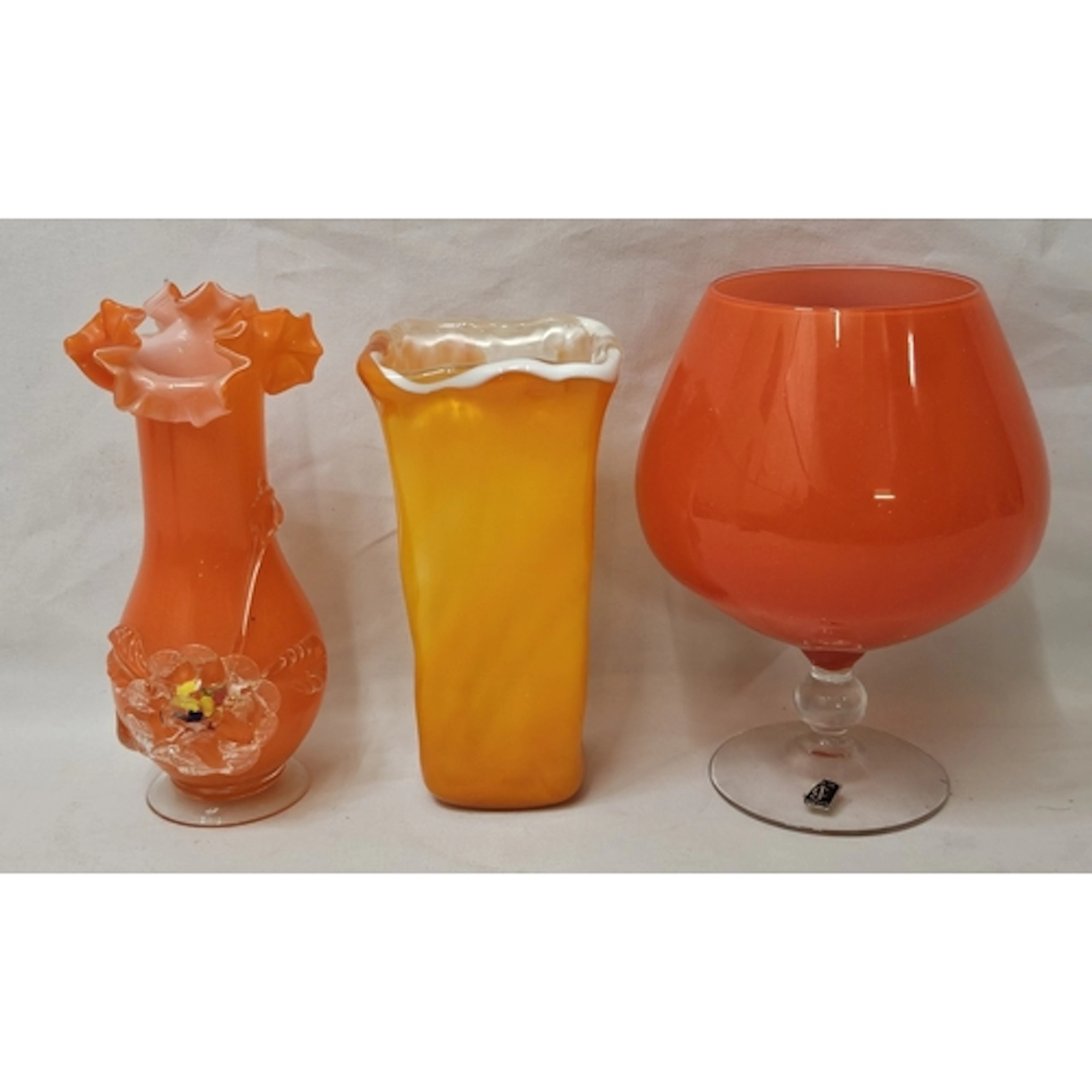 Vintage Orange Art Glass incl. white drip ruffle vase approx...