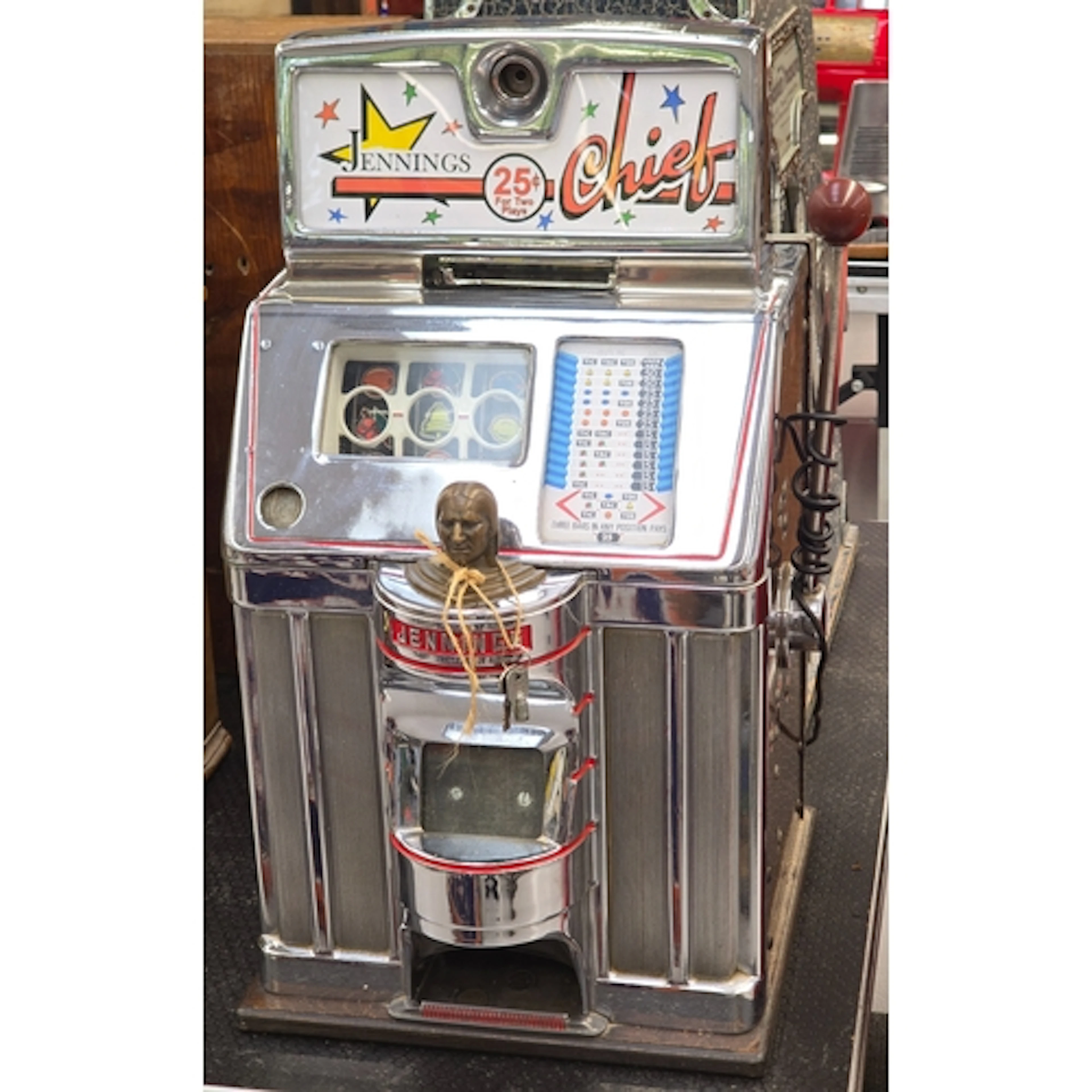 Vintage Jennings Chief slot machine. Works on 25 cent. Good ...