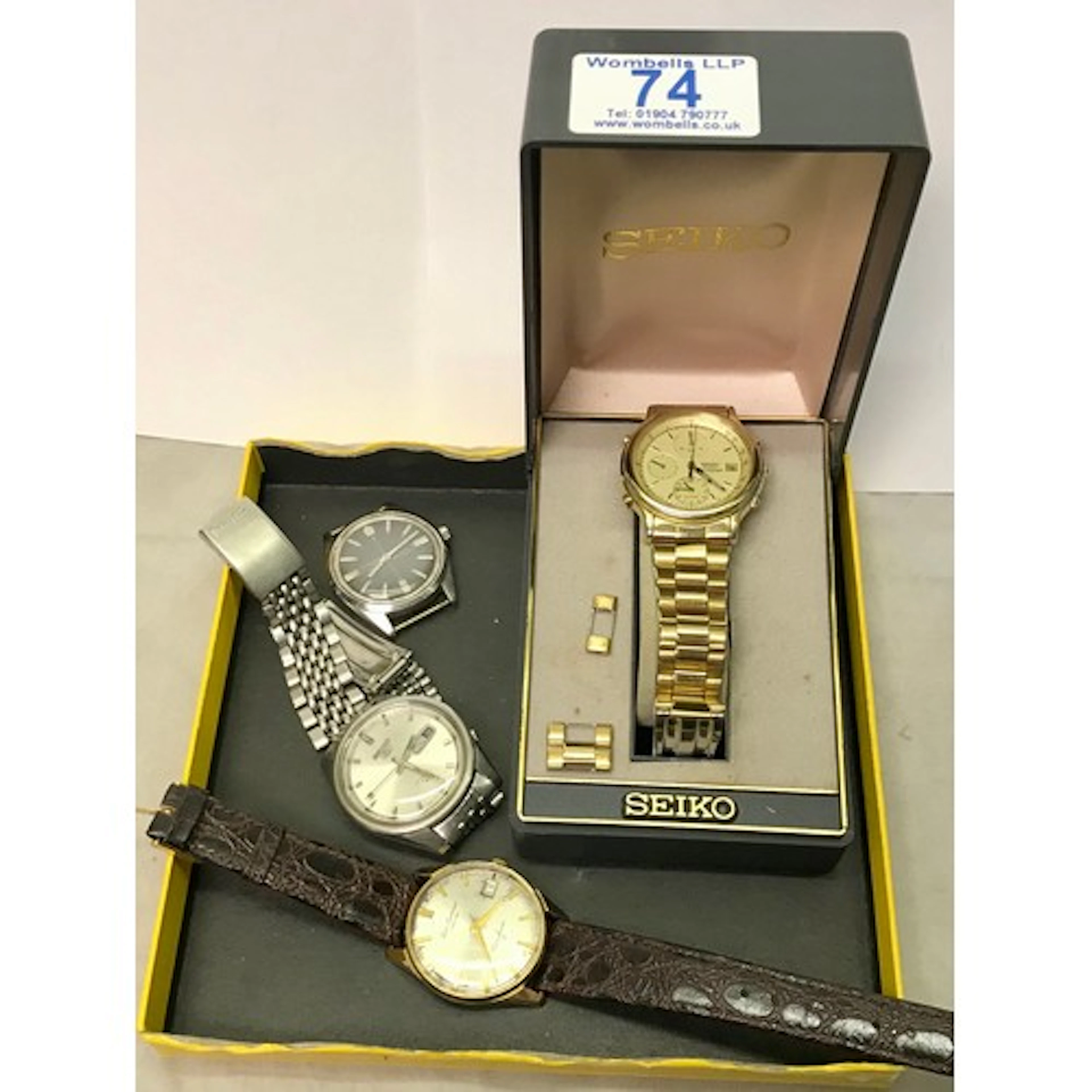 A Seiko 5 automatic bracelet watch 6119-8160, stainless stee...